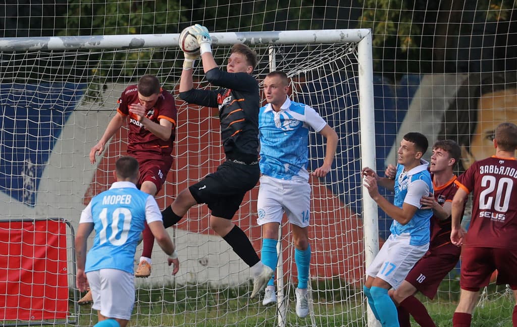 «Темп» 0:1 «Знамя Труда». FONBET Кубок России. 10.09.2025. СМИ: Владимир Мартынов («CX News»), Александр Чёрный («Алтайский спорт»), Виталий Барабаш (Сетевое издание "Толк"), Андрей Каспришин («Алтайская правда») — кадр 699