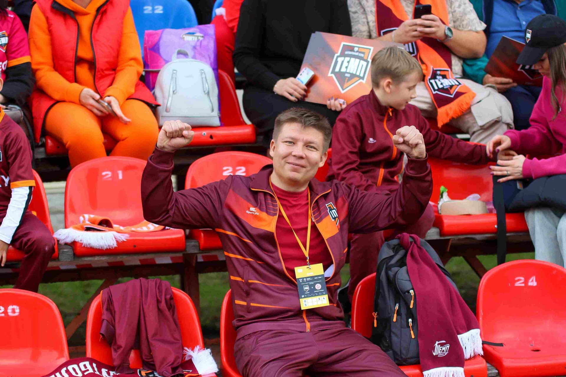 «Темп» 0:1 «Знамя Труда». FONBET Кубок России. 10.09.2025. СМИ: Владимир Мартынов («CX News»), Александр Чёрный («Алтайский спорт»), Виталий Барабаш (Сетевое издание "Толк"), Андрей Каспришин («Алтайская правда») — кадр 482