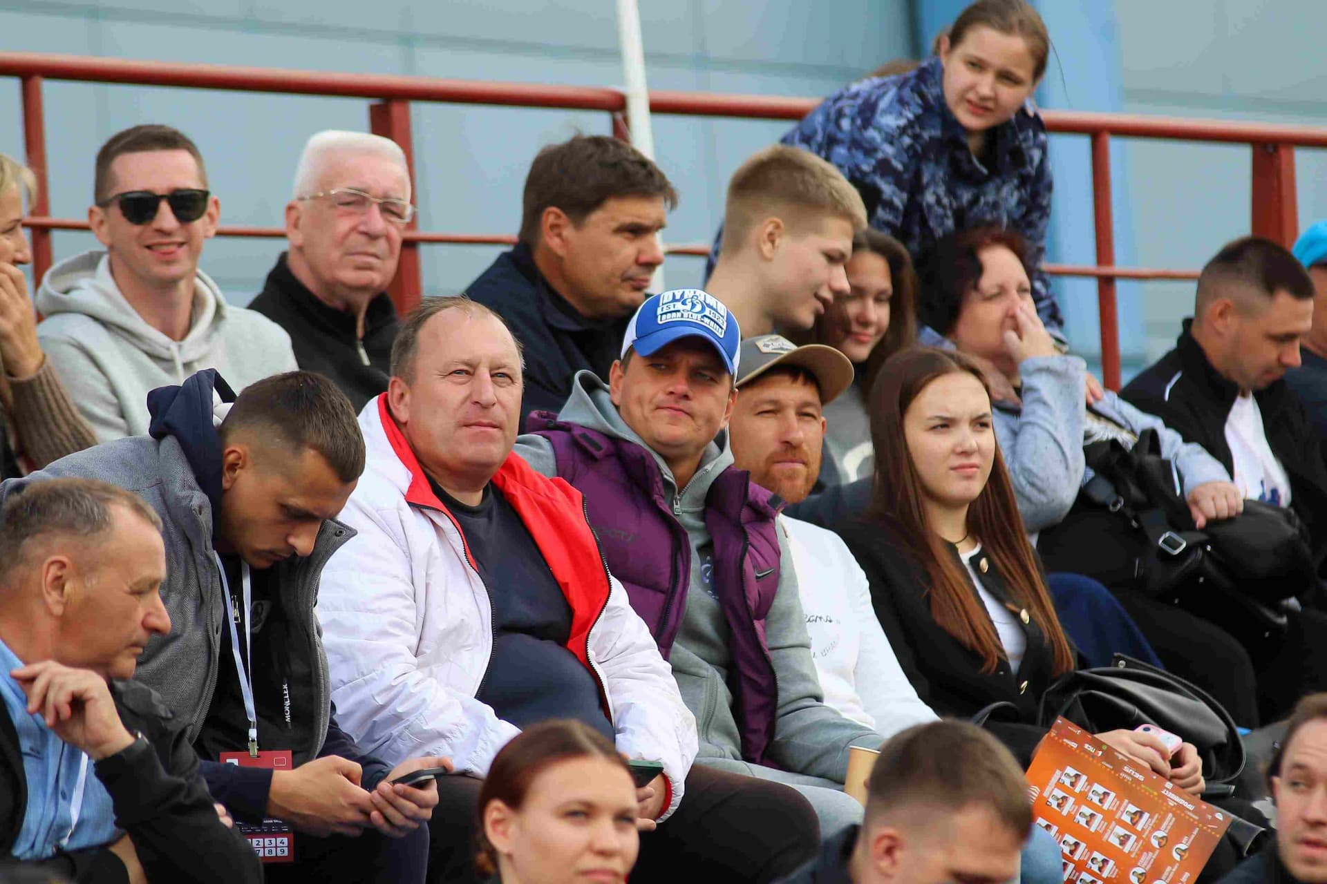 «Темп» 0:1 «Знамя Труда». FONBET Кубок России. 10.09.2025. СМИ: Владимир Мартынов («CX News»), Александр Чёрный («Алтайский спорт»), Виталий Барабаш (Сетевое издание "Толк"), Андрей Каспришин («Алтайская правда») — кадр 484