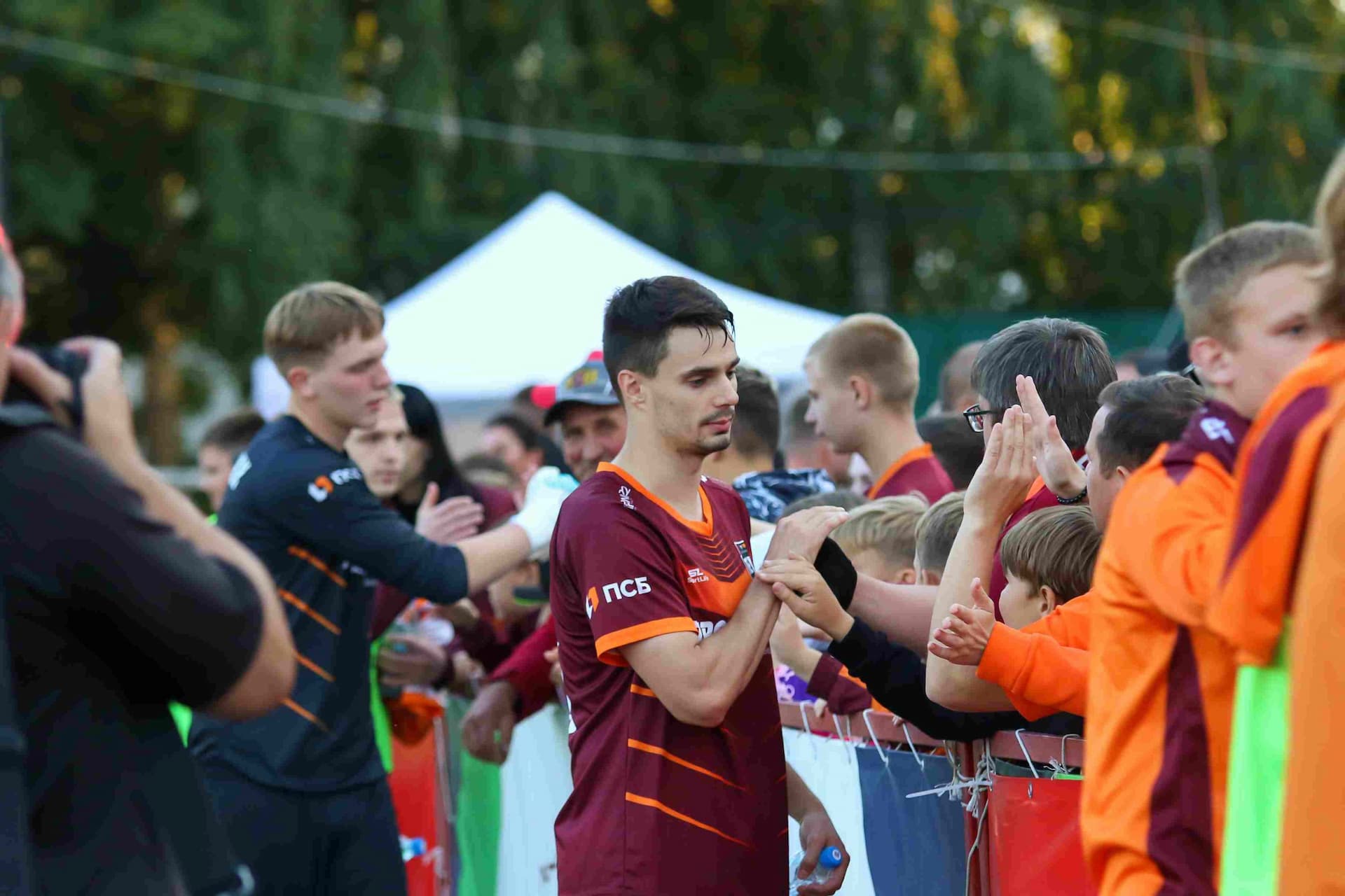 «Темп» 0:1 «Знамя Труда». FONBET Кубок России. 10.09.2025. СМИ: Владимир Мартынов («CX News»), Александр Чёрный («Алтайский спорт»), Виталий Барабаш (Сетевое издание "Толк"), Андрей Каспришин («Алтайская правда») — кадр 676