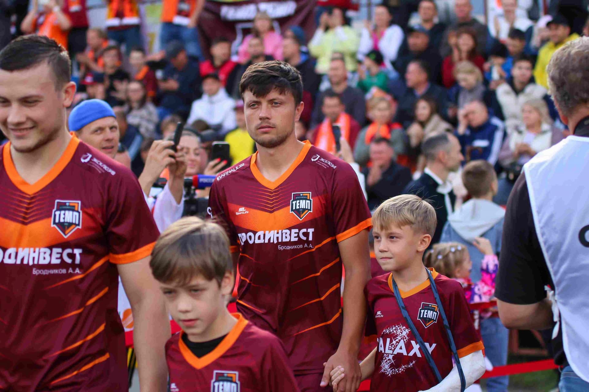 «Темп» 0:1 «Знамя Труда». FONBET Кубок России. 10.09.2025. СМИ: Владимир Мартынов («CX News»), Александр Чёрный («Алтайский спорт»), Виталий Барабаш (Сетевое издание "Толк"), Андрей Каспришин («Алтайская правда») — кадр 503