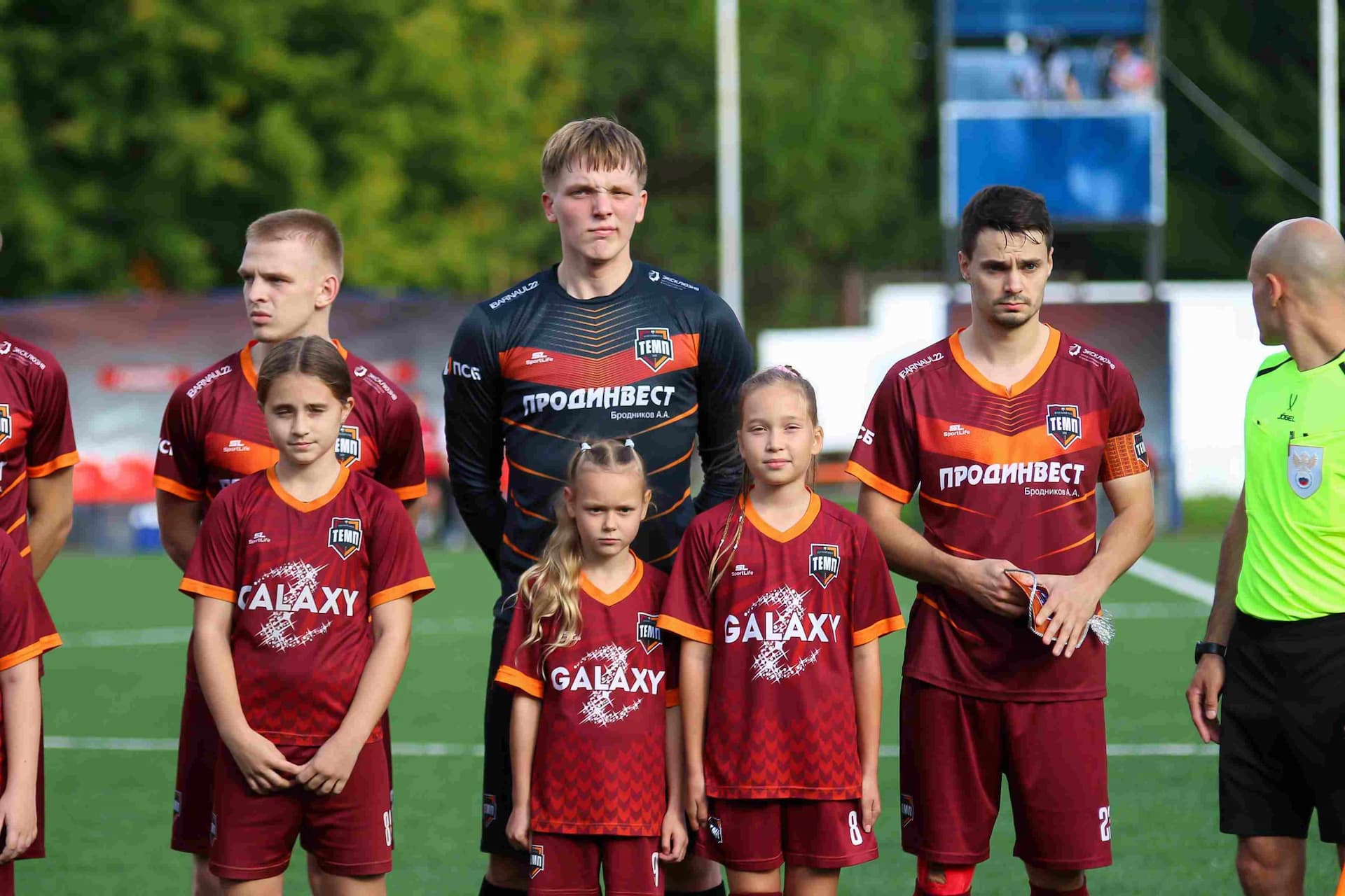 «Темп» 0:1 «Знамя Труда». FONBET Кубок России. 10.09.2025. СМИ: Владимир Мартынов («CX News»), Александр Чёрный («Алтайский спорт»), Виталий Барабаш (Сетевое издание "Толк"), Андрей Каспришин («Алтайская правда») — кадр 511