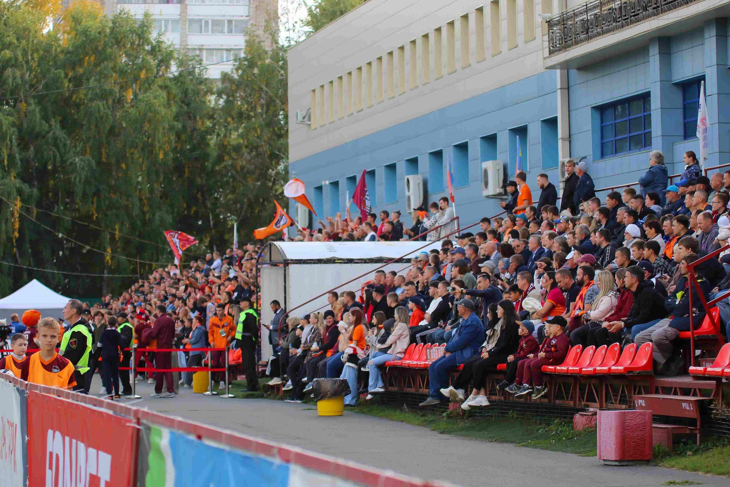 «Темп» 0:1 «Знамя Труда». FONBET Кубок России. 10.09.2025. СМИ: Владимир Мартынов («CX News»), Александр Чёрный («Алтайский спорт»), Виталий Барабаш (Сетевое издание "Толк"), Андрей Каспришин («Алтайская правда») — кадр 538