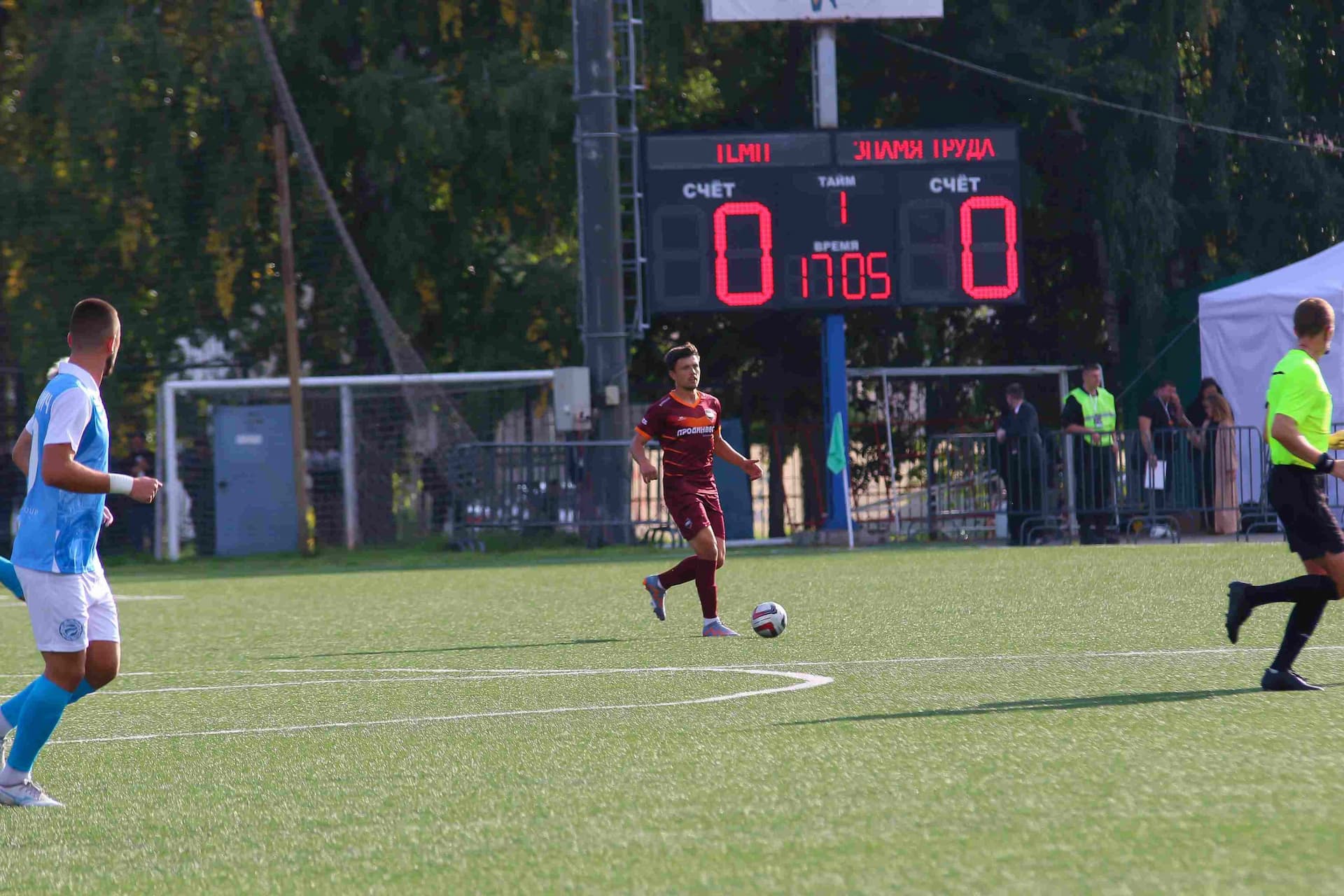 «Темп» 0:1 «Знамя Труда». FONBET Кубок России. 10.09.2025. СМИ: Владимир Мартынов («CX News»), Александр Чёрный («Алтайский спорт»), Виталий Барабаш (Сетевое издание "Толк"), Андрей Каспришин («Алтайская правда») — кадр 567