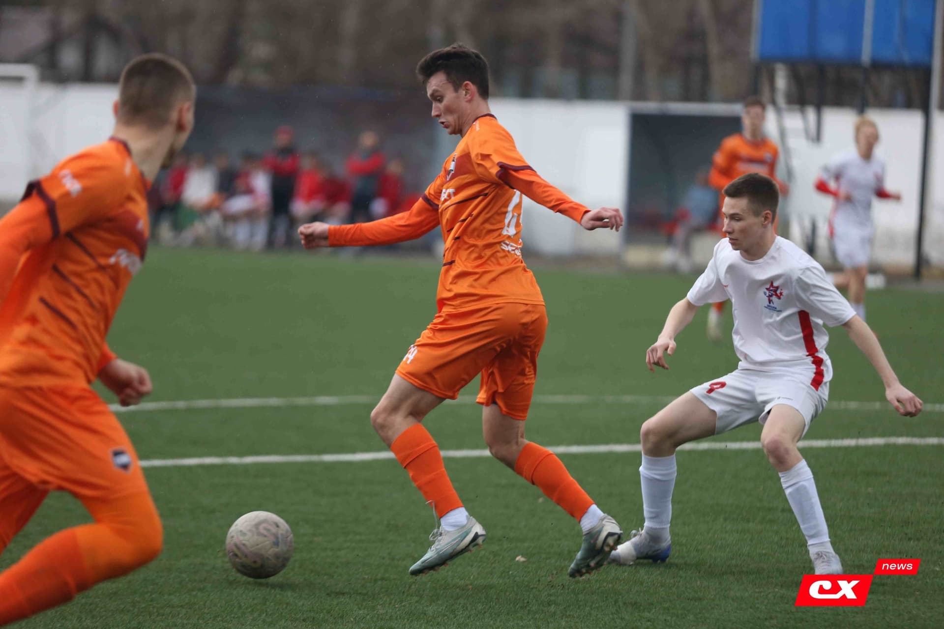 «Темп» 9:1 «Алтай». Турнир памяти В. Фомичёва. 1-й тур. 08.04.25. «CX News», В. Мартынов; «Алтайский спорт», А. Чёрный — кадр 105