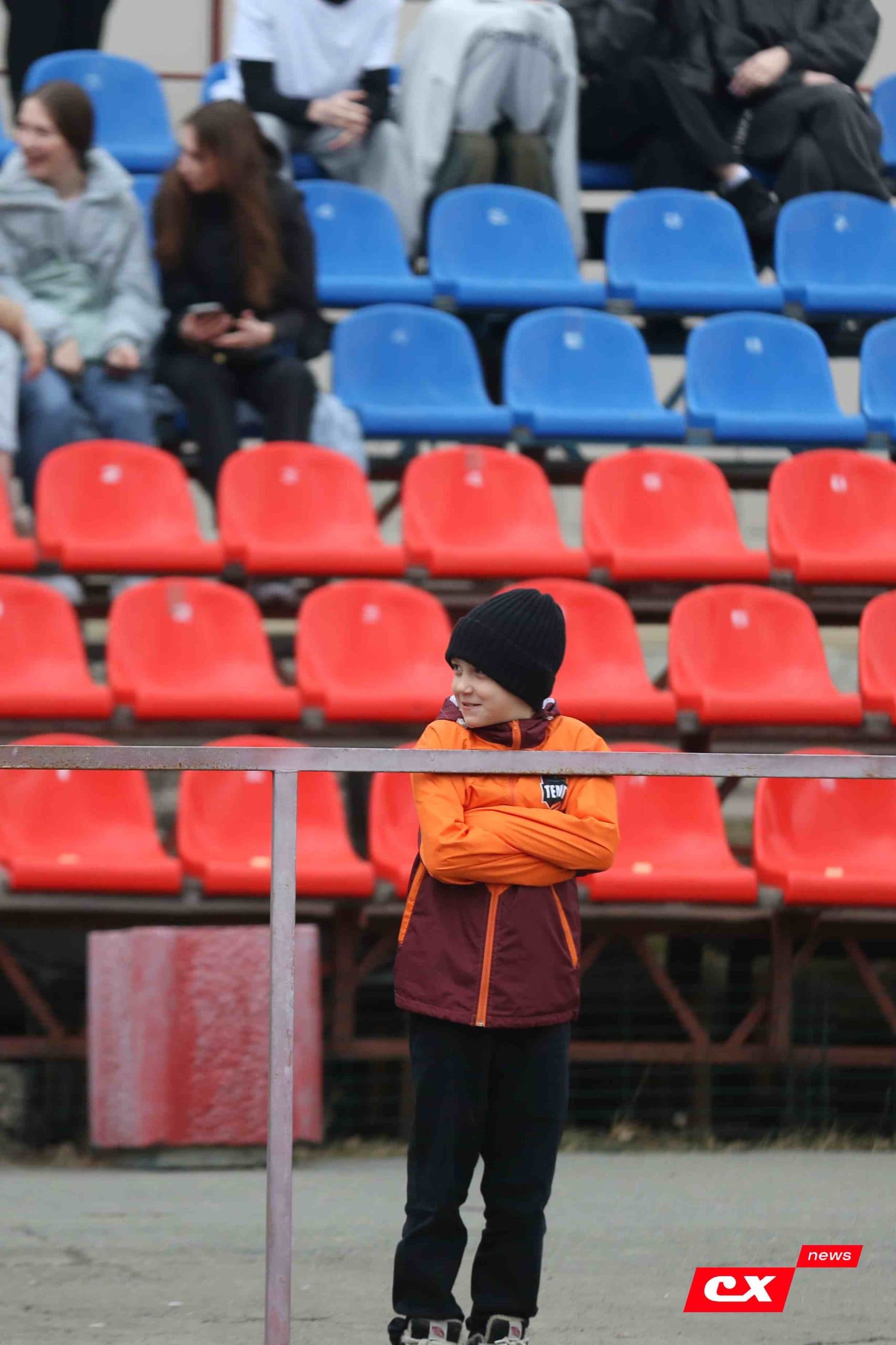 «Темп» 9:1 «Алтай». Турнир памяти В. Фомичёва. 1-й тур. 08.04.25. «CX News», В. Мартынов; «Алтайский спорт», А. Чёрный — кадр 123