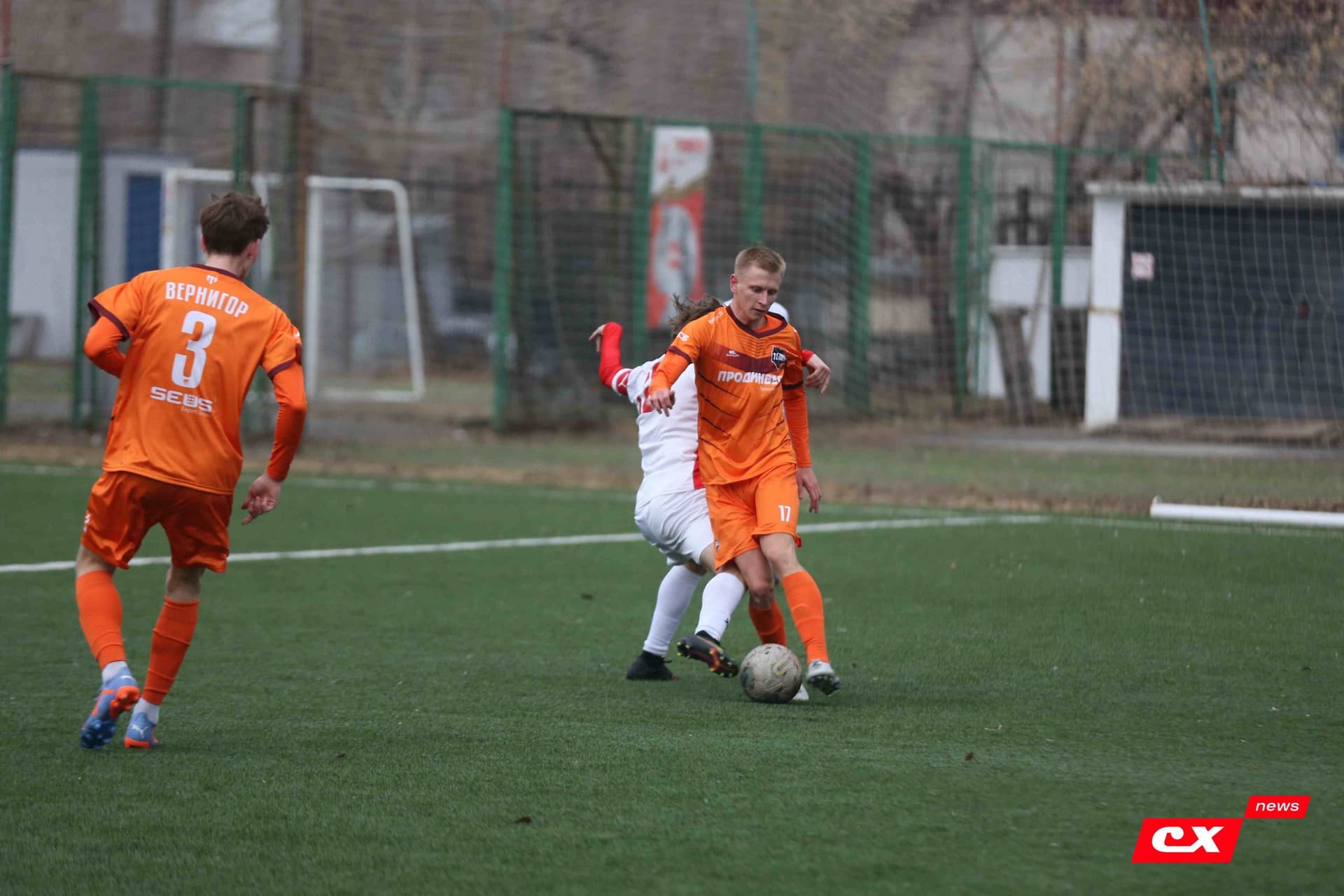 «Темп» 9:1 «Алтай». Турнир памяти В. Фомичёва. 1-й тур. 08.04.25. «CX News», В. Мартынов; «Алтайский спорт», А. Чёрный — кадр 162