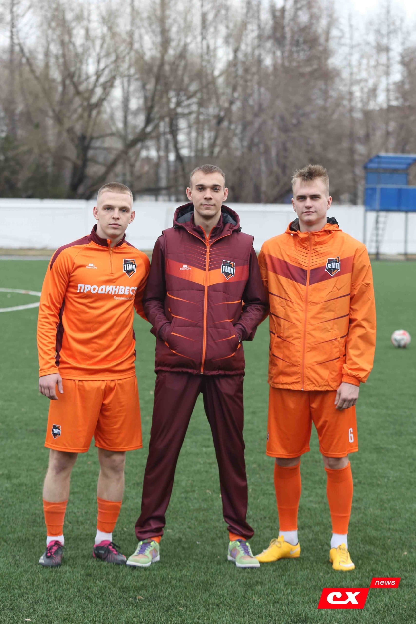 «Темп» 9:1 «Алтай». Турнир памяти В. Фомичёва. 1-й тур. 08.04.25. «CX News», В. Мартынов; «Алтайский спорт», А. Чёрный — кадр 3