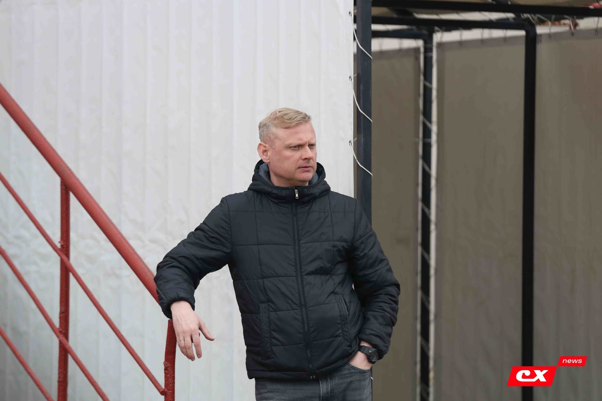 «Темп» 9:1 «Алтай». Турнир памяти В. Фомичёва. 1-й тур. 08.04.25. «CX News», В. Мартынов; «Алтайский спорт», А. Чёрный — кадр 30