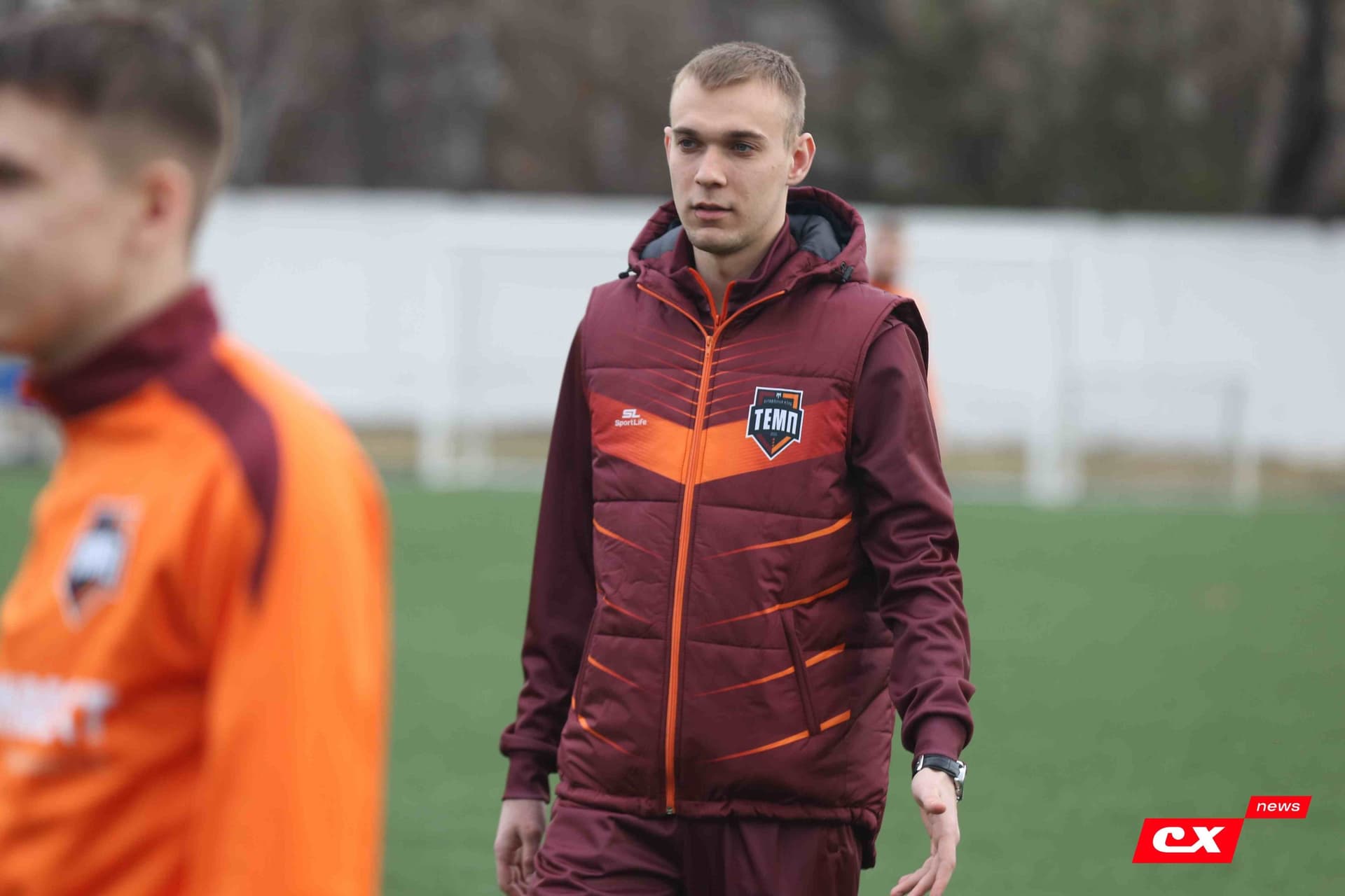 «Темп» 9:1 «Алтай». Турнир памяти В. Фомичёва. 1-й тур. 08.04.25. «CX News», В. Мартынов; «Алтайский спорт», А. Чёрный — кадр 32