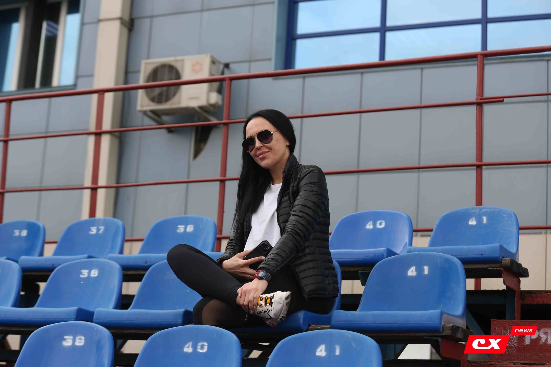 «Темп» 9:1 «Алтай». Турнир памяти В. Фомичёва. 1-й тур. 08.04.25. «CX News», В. Мартынов; «Алтайский спорт», А. Чёрный — кадр 36