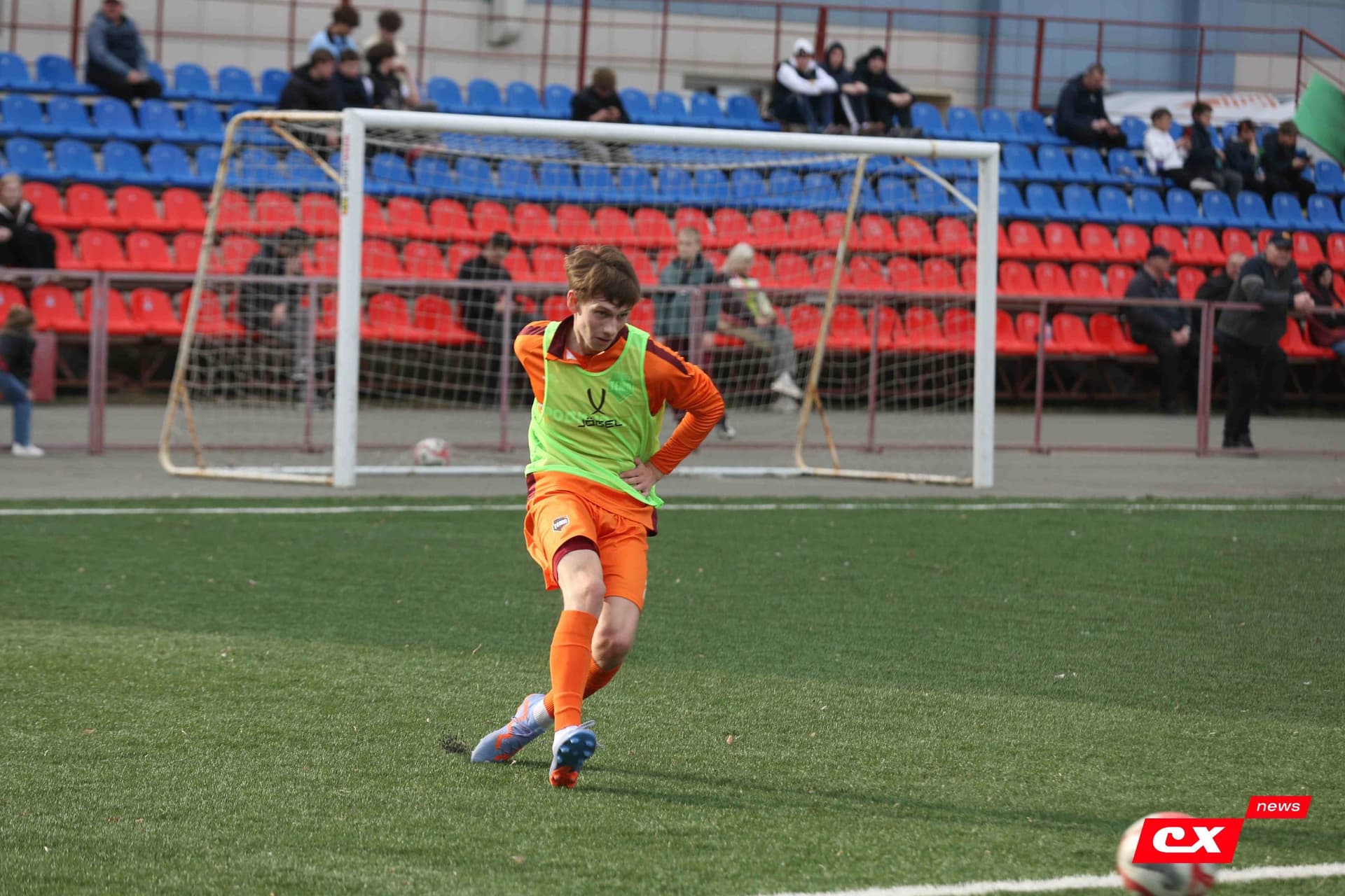 «Темп» 9:1 «Алтай». Турнир памяти В. Фомичёва. 1-й тур. 08.04.25. «CX News», В. Мартынов; «Алтайский спорт», А. Чёрный — кадр 41