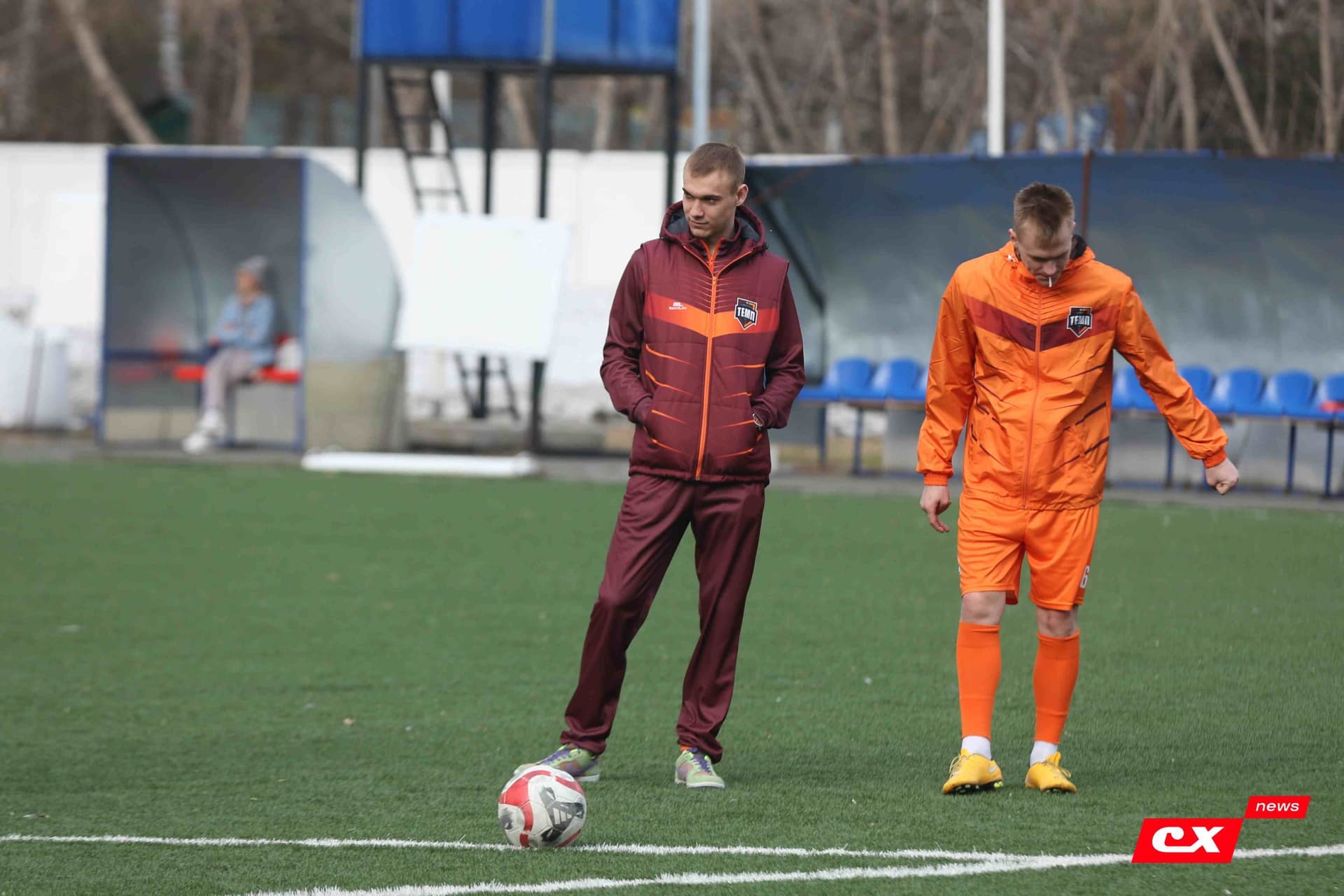 «Темп» 9:1 «Алтай». Турнир памяти В. Фомичёва. 1-й тур. 08.04.25. «CX News», В. Мартынов; «Алтайский спорт», А. Чёрный — кадр 47