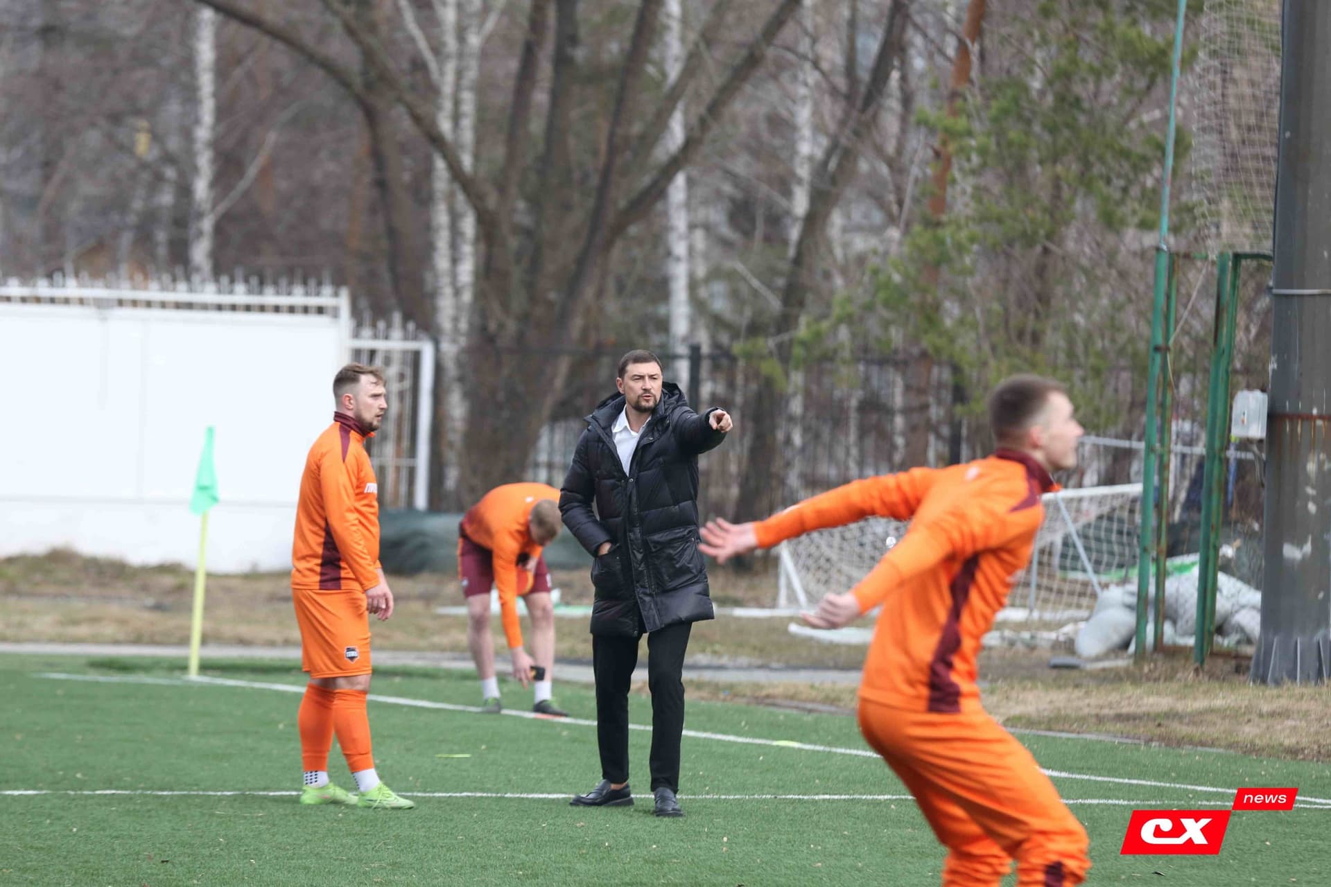 «Темп» 9:1 «Алтай». Турнир памяти В. Фомичёва. 1-й тур. 08.04.25. «CX News», В. Мартынов; «Алтайский спорт», А. Чёрный — кадр 48