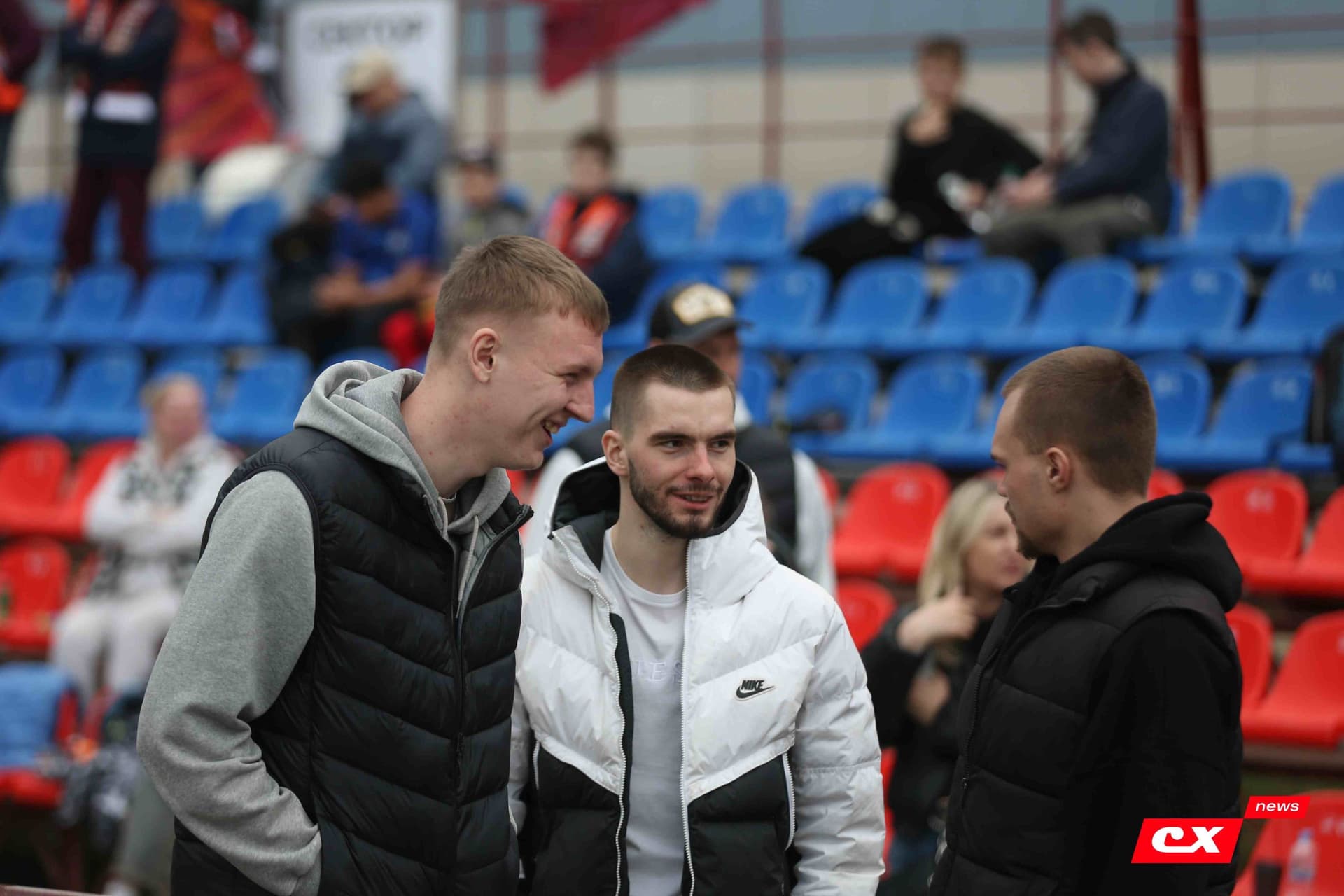 «Темп» 9:1 «Алтай». Турнир памяти В. Фомичёва. 1-й тур. 08.04.25. «CX News», В. Мартынов; «Алтайский спорт», А. Чёрный — кадр 58