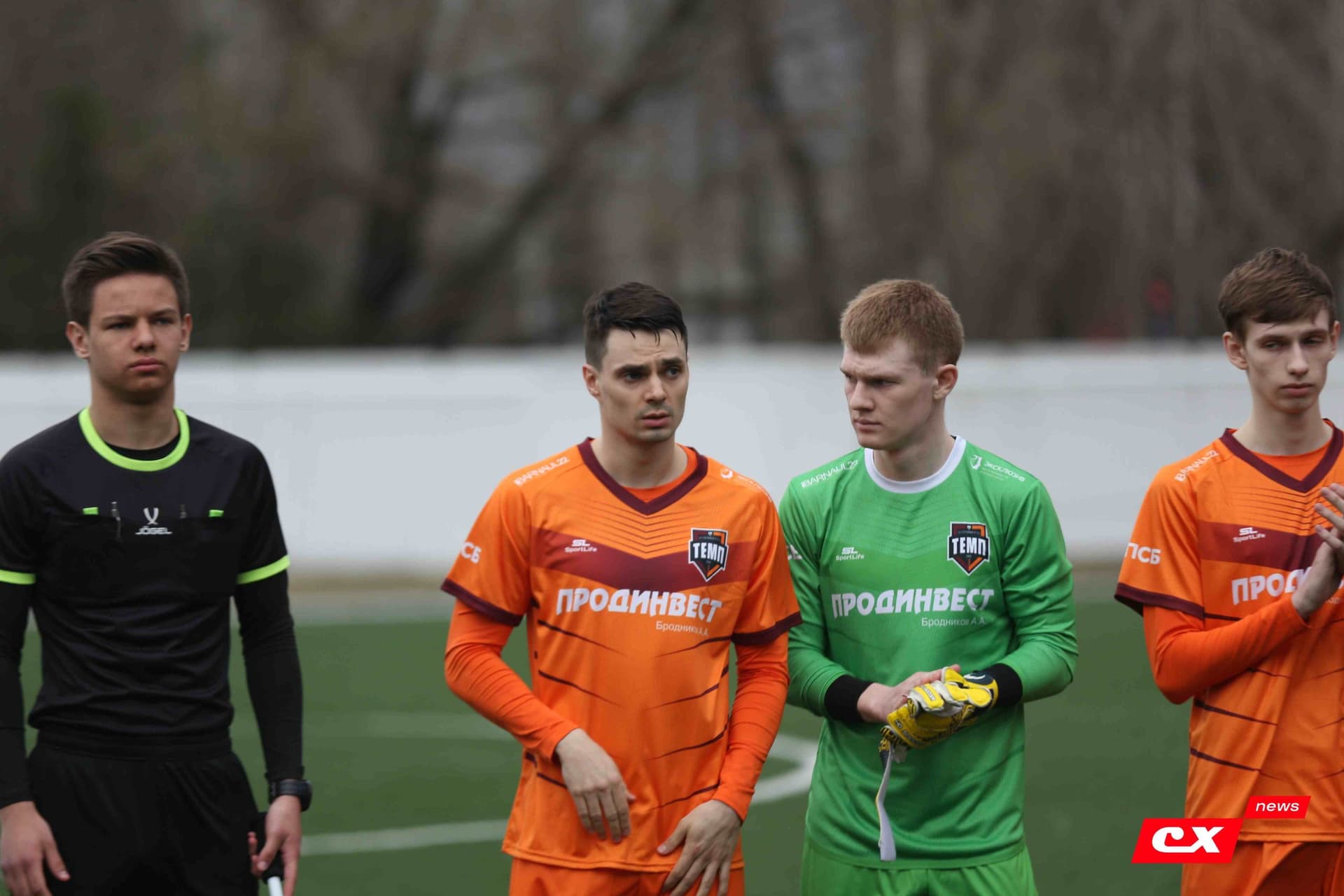 «Темп» 9:1 «Алтай». Турнир памяти В. Фомичёва. 1-й тур. 08.04.25. «CX News», В. Мартынов; «Алтайский спорт», А. Чёрный — кадр 69