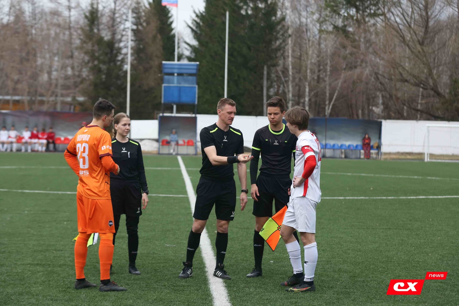 «Темп» 9:1 «Алтай». Турнир памяти В. Фомичёва. 1-й тур. 08.04.25. «CX News», В. Мартынов; «Алтайский спорт», А. Чёрный — кадр 75