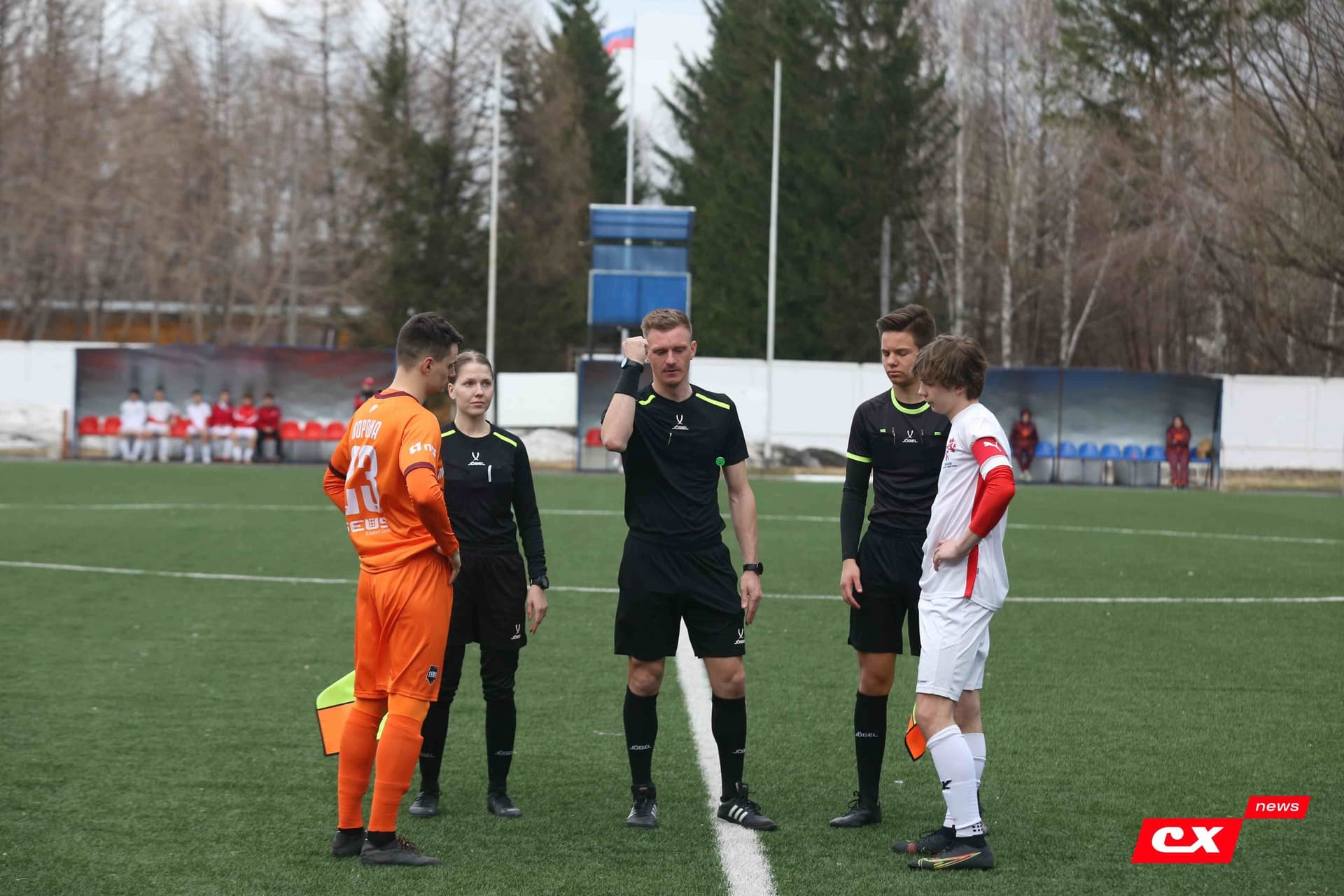 «Темп» 9:1 «Алтай». Турнир памяти В. Фомичёва. 1-й тур. 08.04.25. «CX News», В. Мартынов; «Алтайский спорт», А. Чёрный — кадр 77