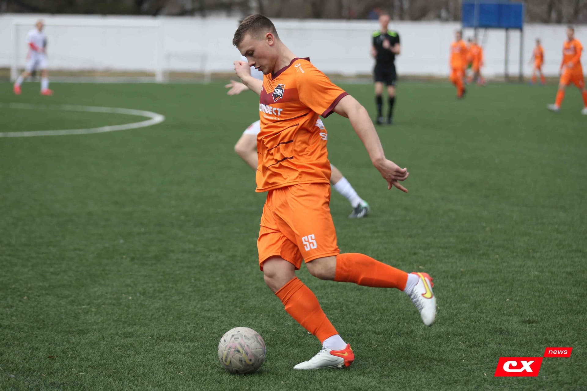 «Темп» 9:1 «Алтай». Турнир памяти В. Фомичёва. 1-й тур. 08.04.25. «CX News», В. Мартынов; «Алтайский спорт», А. Чёрный — кадр 81