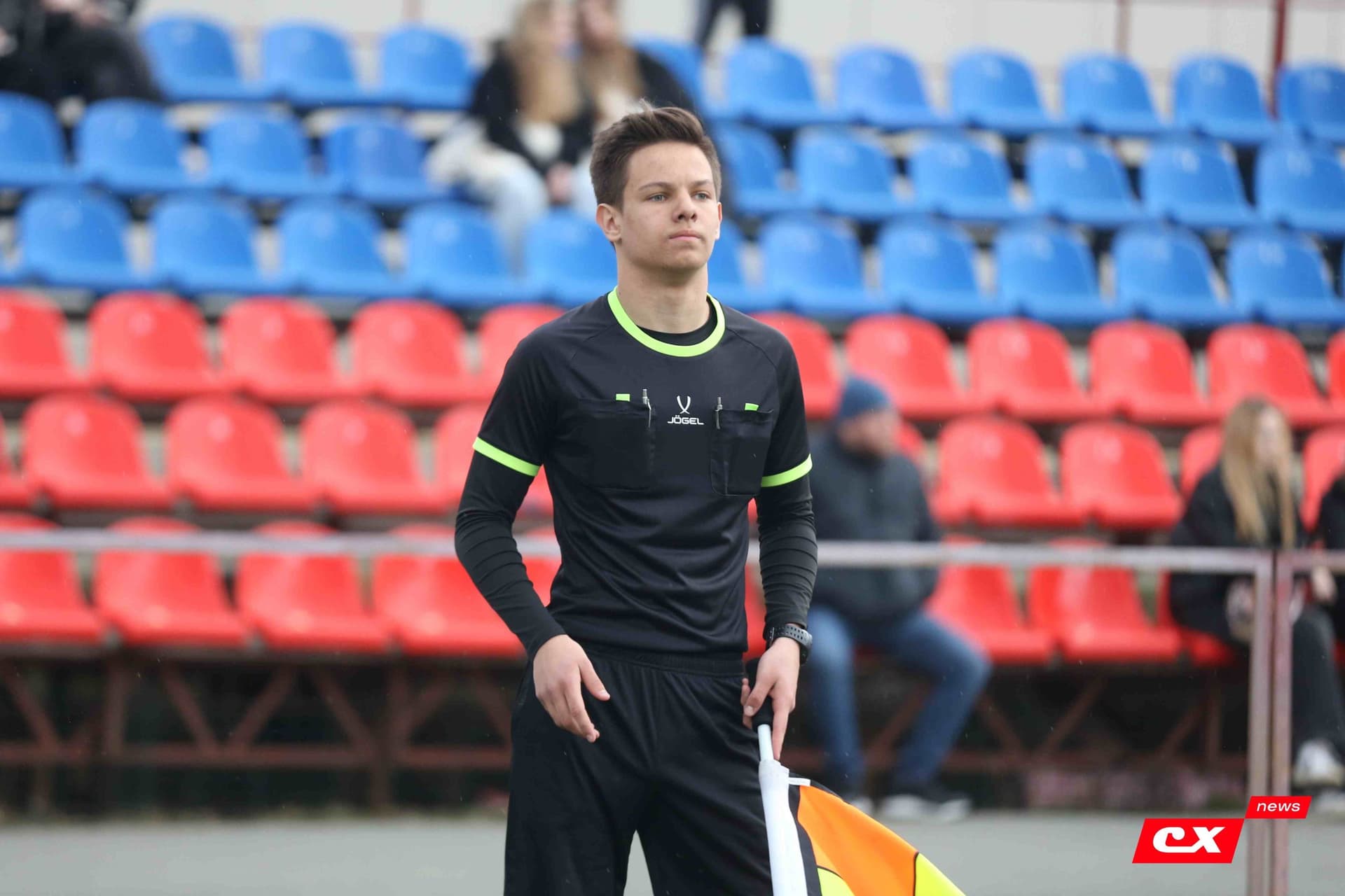 «Темп» 9:1 «Алтай». Турнир памяти В. Фомичёва. 1-й тур. 08.04.25. «CX News», В. Мартынов; «Алтайский спорт», А. Чёрный — кадр 99