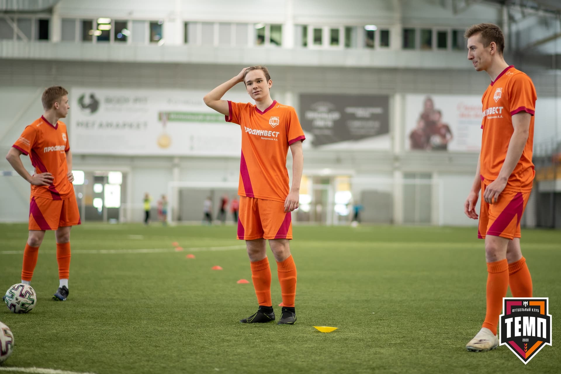 Турнир памяти В. Фомичёва. «Темп» 5:0 «Строитель» (Бийск). 10 апреля — кадр 7