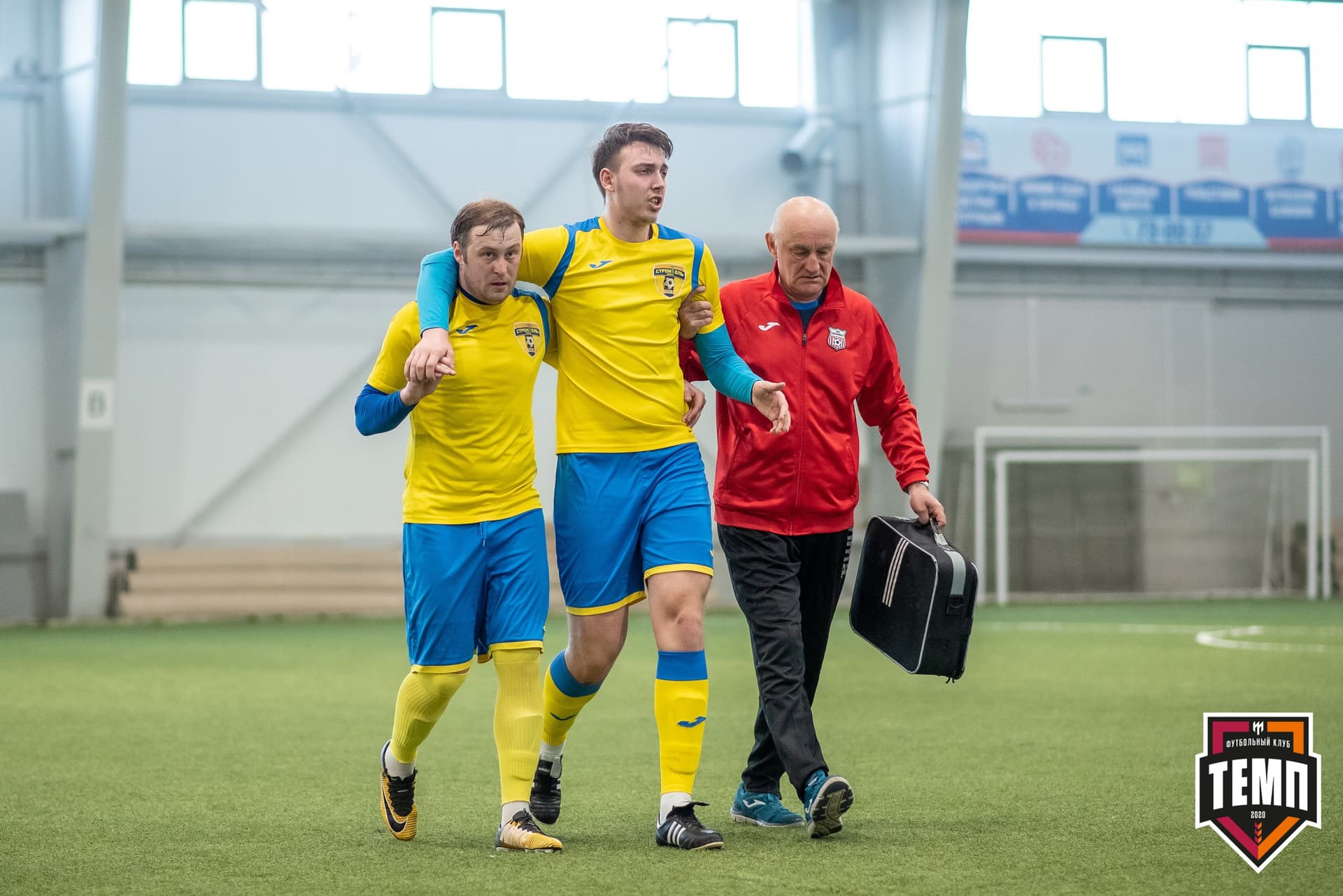 Турнир памяти В. Фомичёва. «Темп» 5:0 «Строитель» (Бийск). 10 апреля — кадр 92