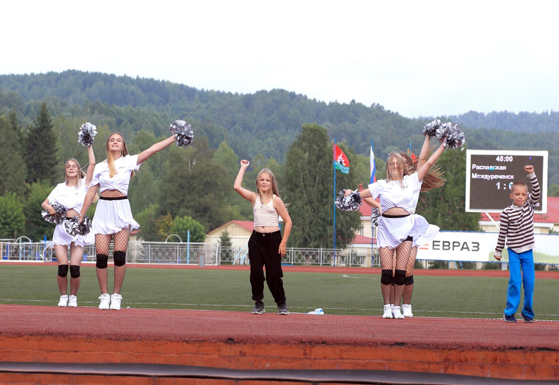 «Распадская» 1:0 «Темп». Кубок Сибири. 1/2 финала. Первый матч. — кадр 24