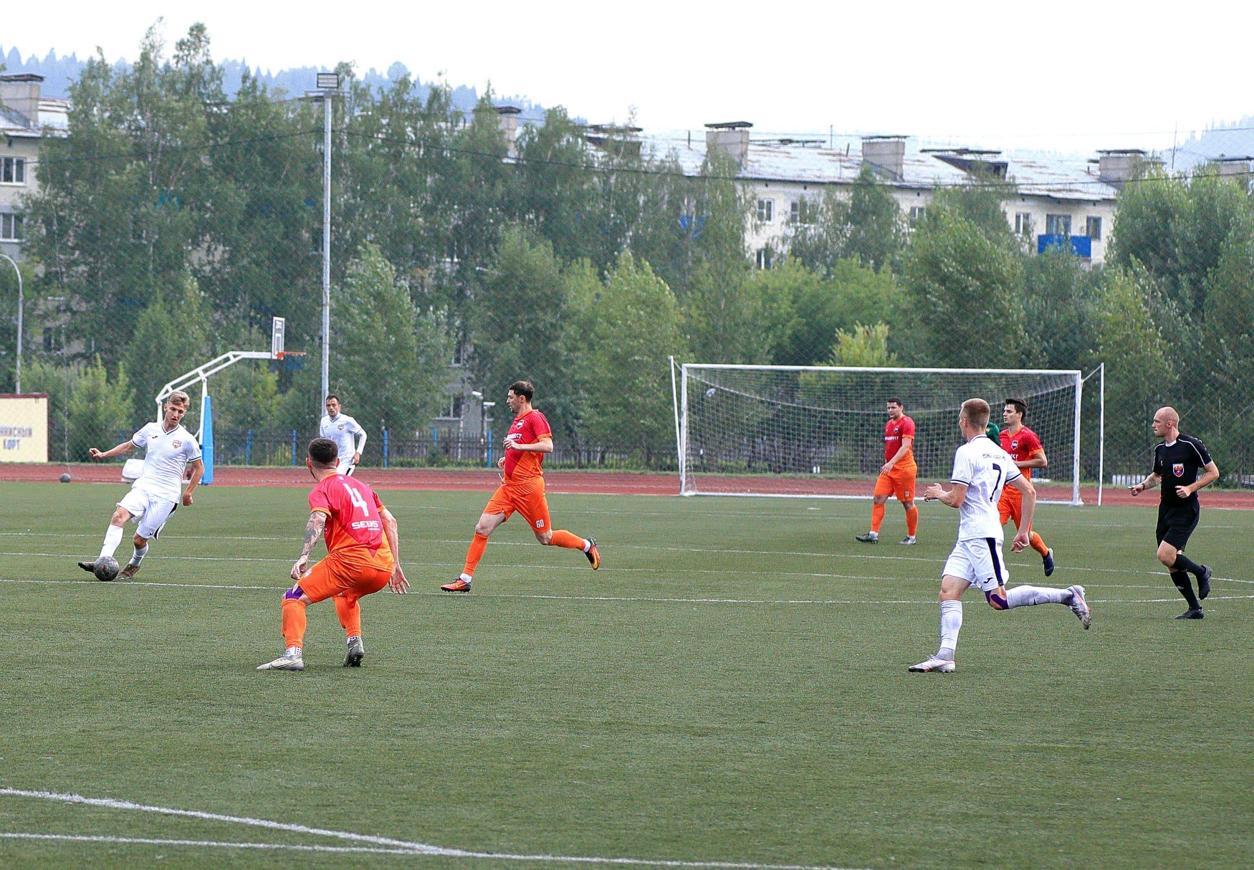 «Распадская» 1:0 «Темп». Кубок Сибири. 1/2 финала. Первый матч. — кадр 40