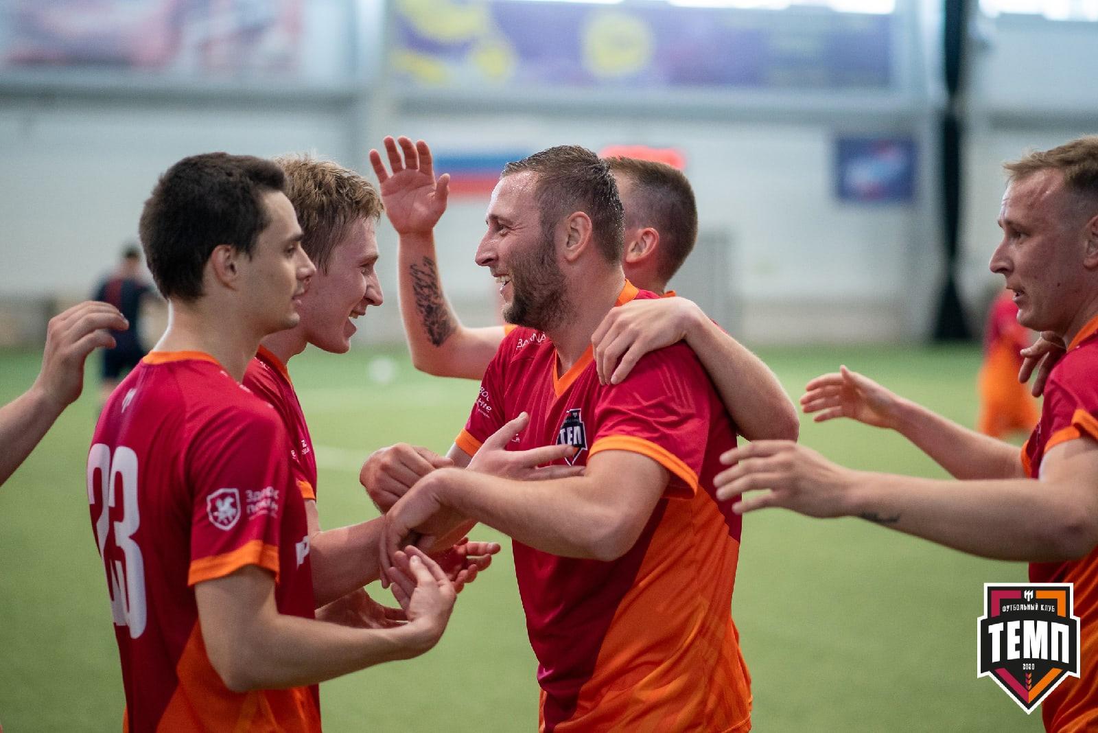 Борьба становится горячее: до конца первого этапа «III дивизиона» остаются считанные матчи, а кто выйдет дальше, до сих пор неизвестно.