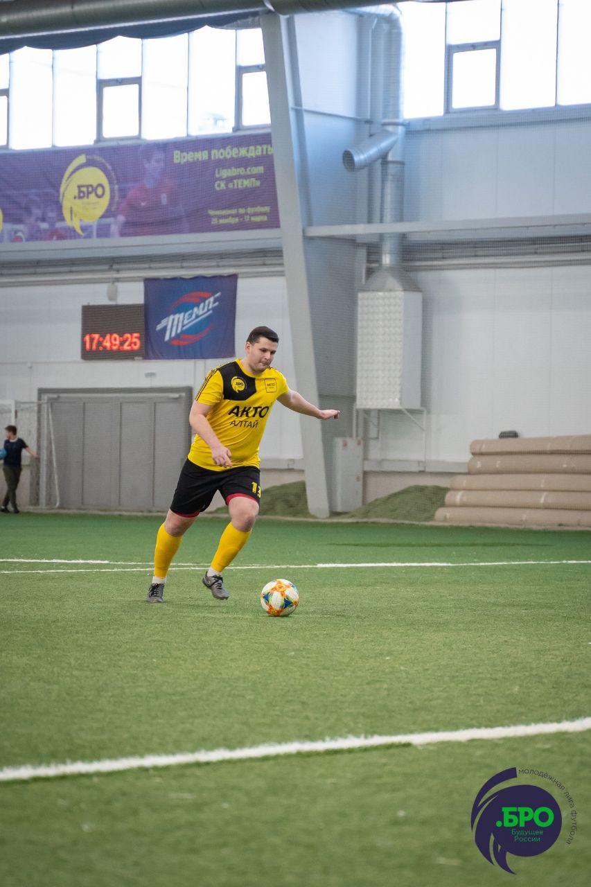 Как игроки ФК «Темп» выступили в первых полуфиналах «Лиги .БРО»