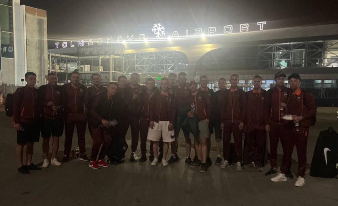В Иркутск отправились 17 футболистов!