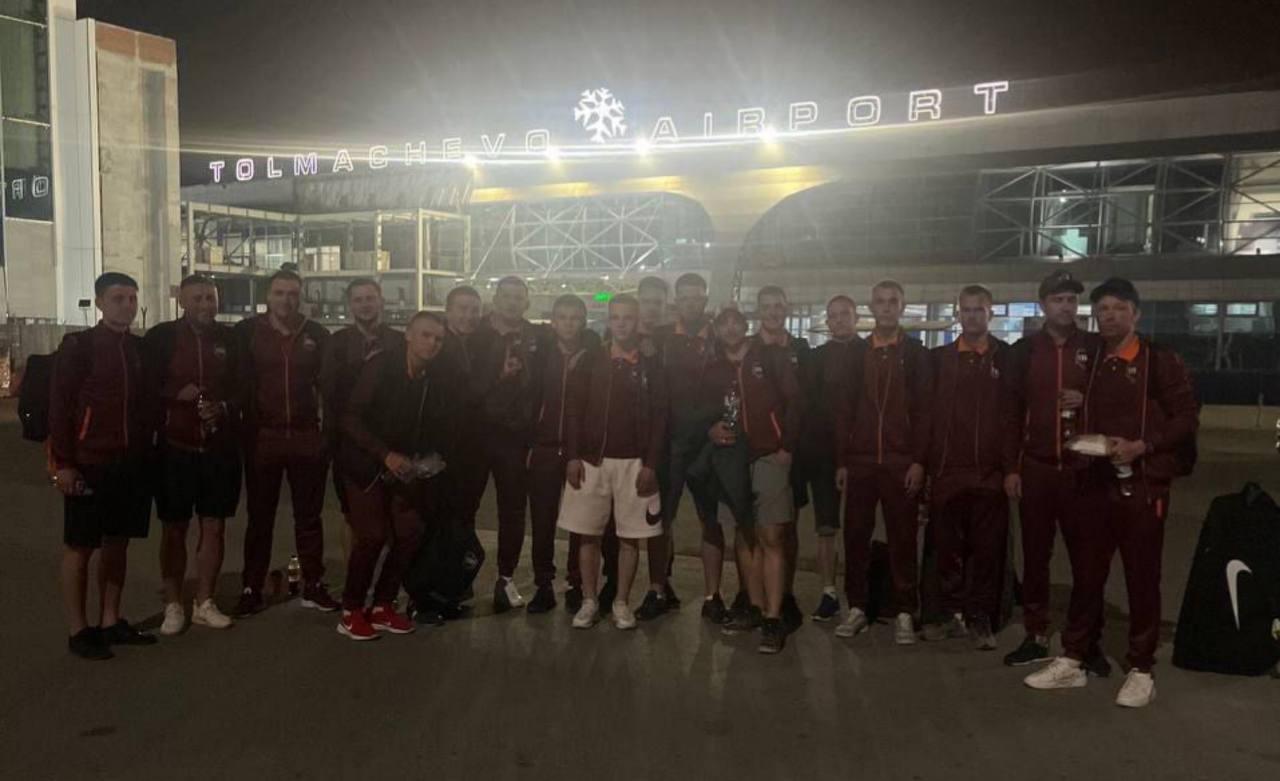 В Иркутск отправились 17 футболистов!