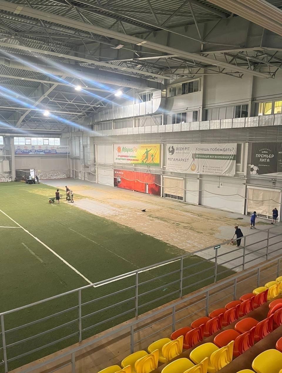 В спортивном клубе «Темп» вовсю идут работы по замене поля!