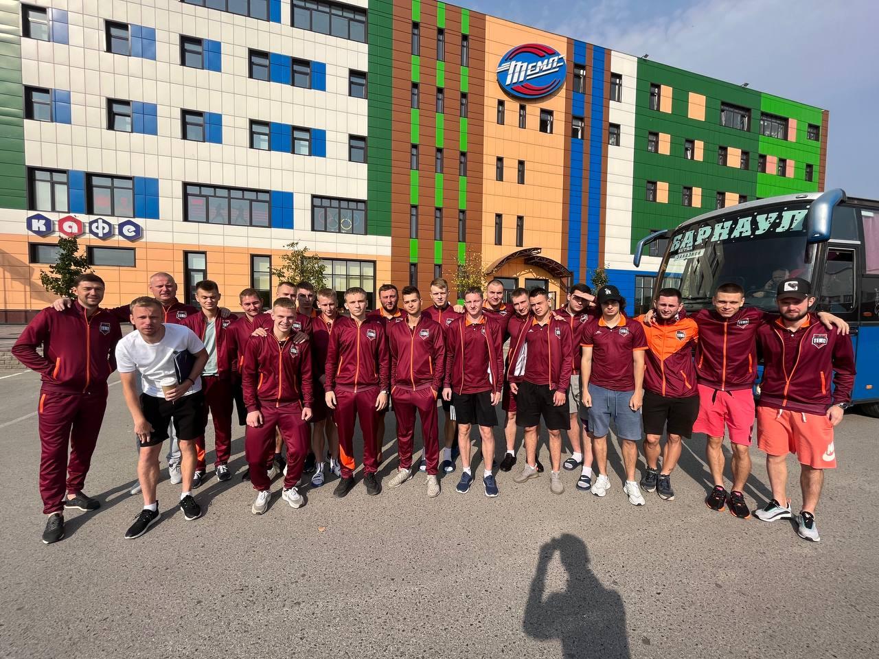 В Рубцовск на игру с «Торпедо» отправился 21 футболист!