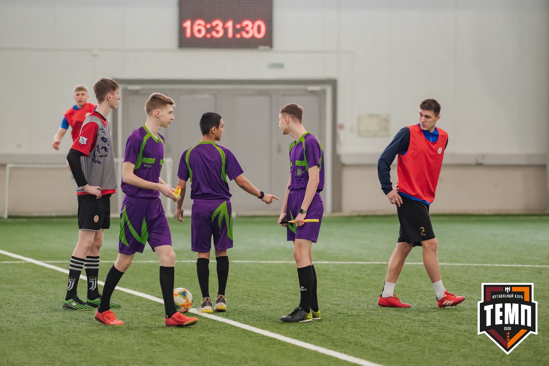 Просмотр сельских футболистов. 11.03.2023 — кадр 161