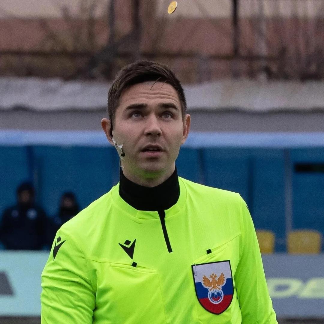 Дмитрий Голов — главный арбитр в барнаульском дерби!