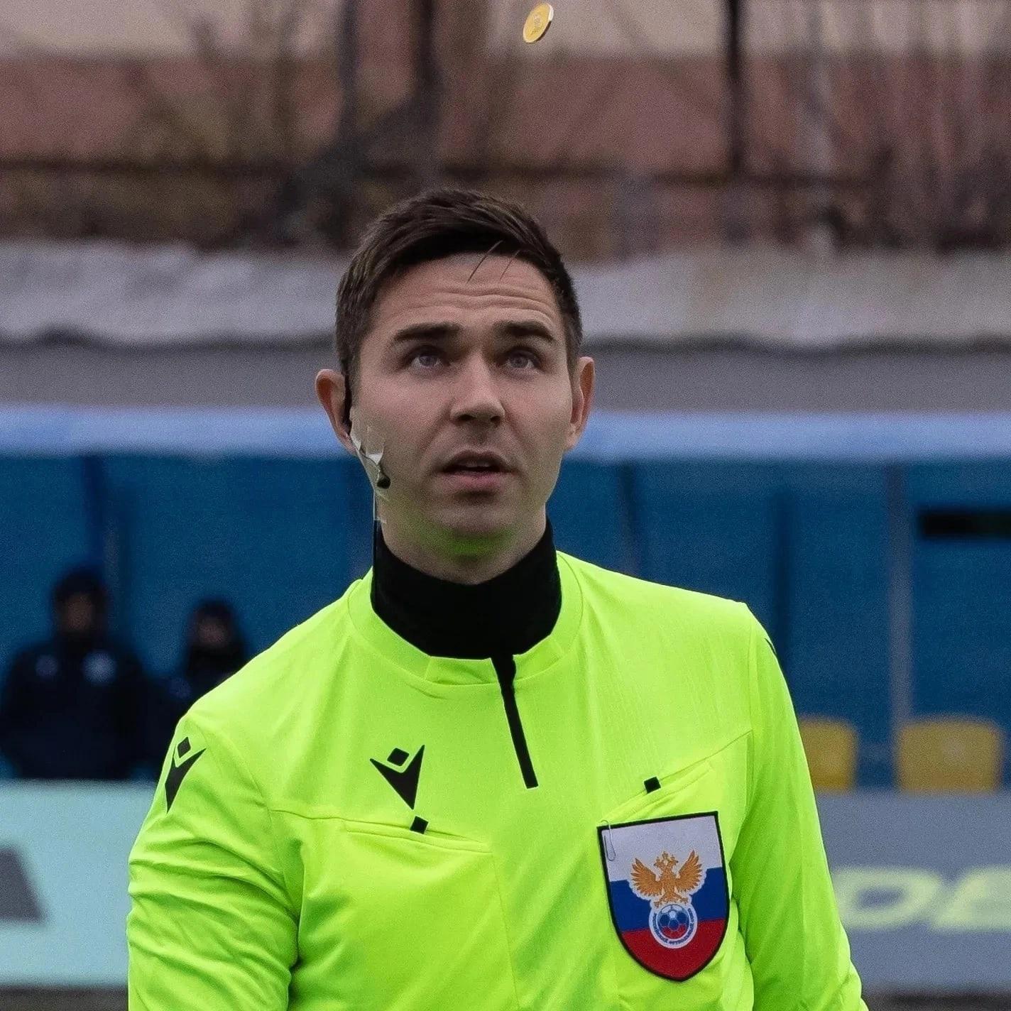 Дмитрий Голов — главный арбитр в барнаульском дерби!