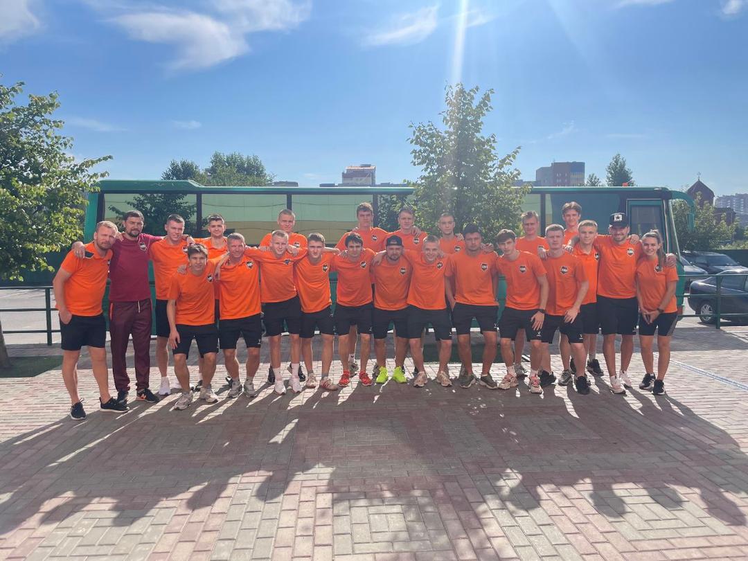 В Новокузнецк отправились 20 футболистов!