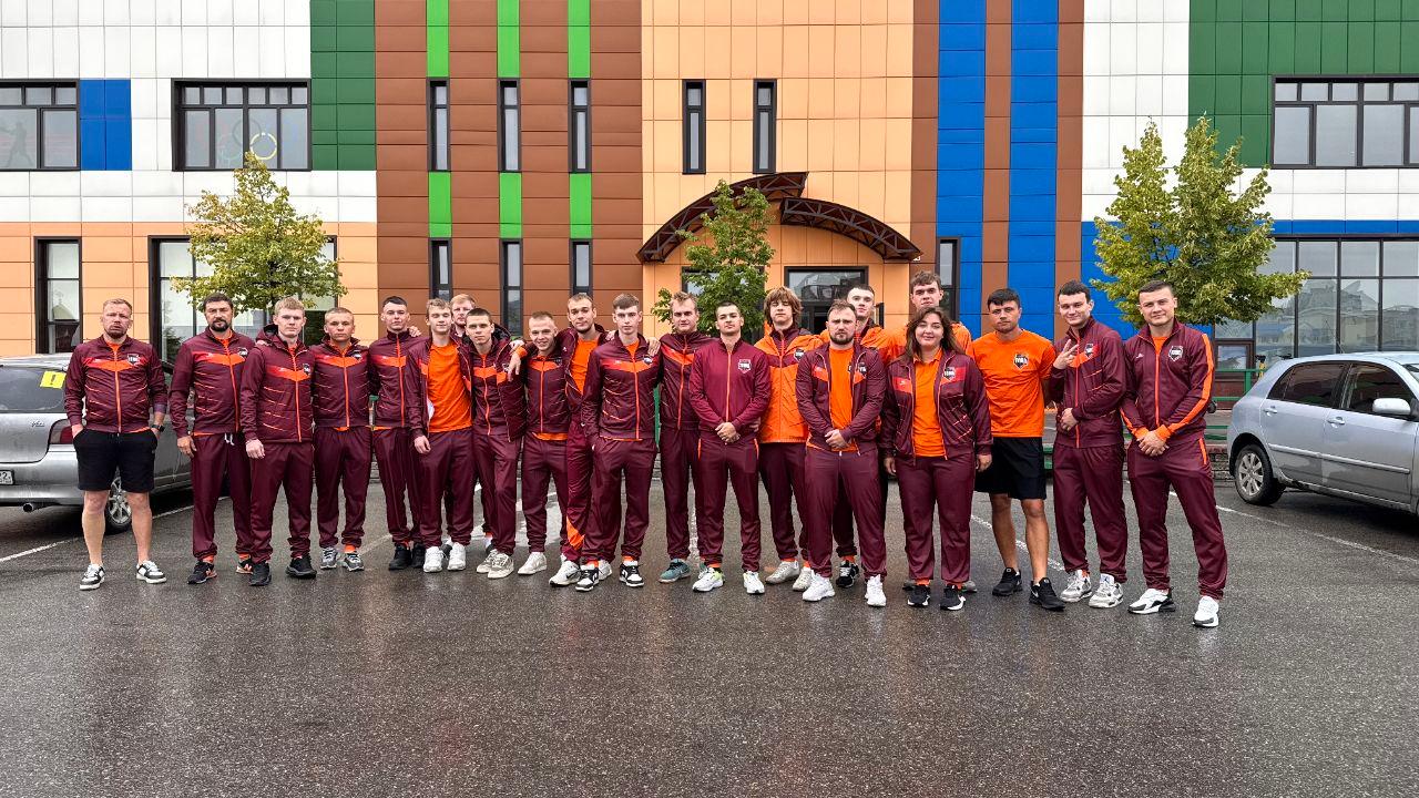 В Завьялово отправились 18 футболистов!