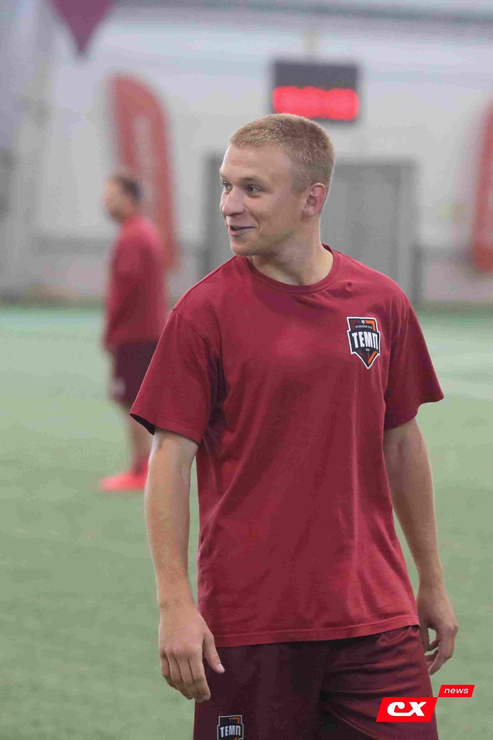 «Темп» 6:0 «Енисей-М». Третья лига. 15.08.2025. Владимир Мартынов («CX News») — кадр 90