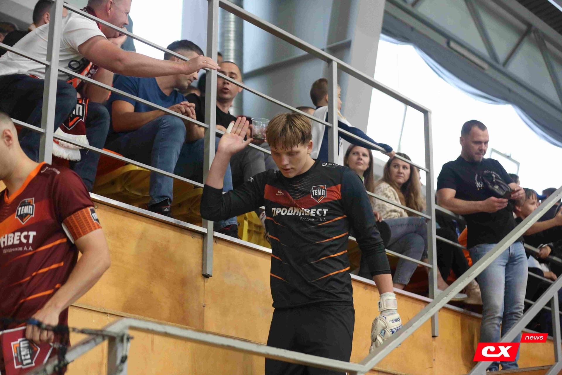 «Темп» 6:0 «Енисей-М». Третья лига. 15.08.2025. Владимир Мартынов («CX News») — кадр 97