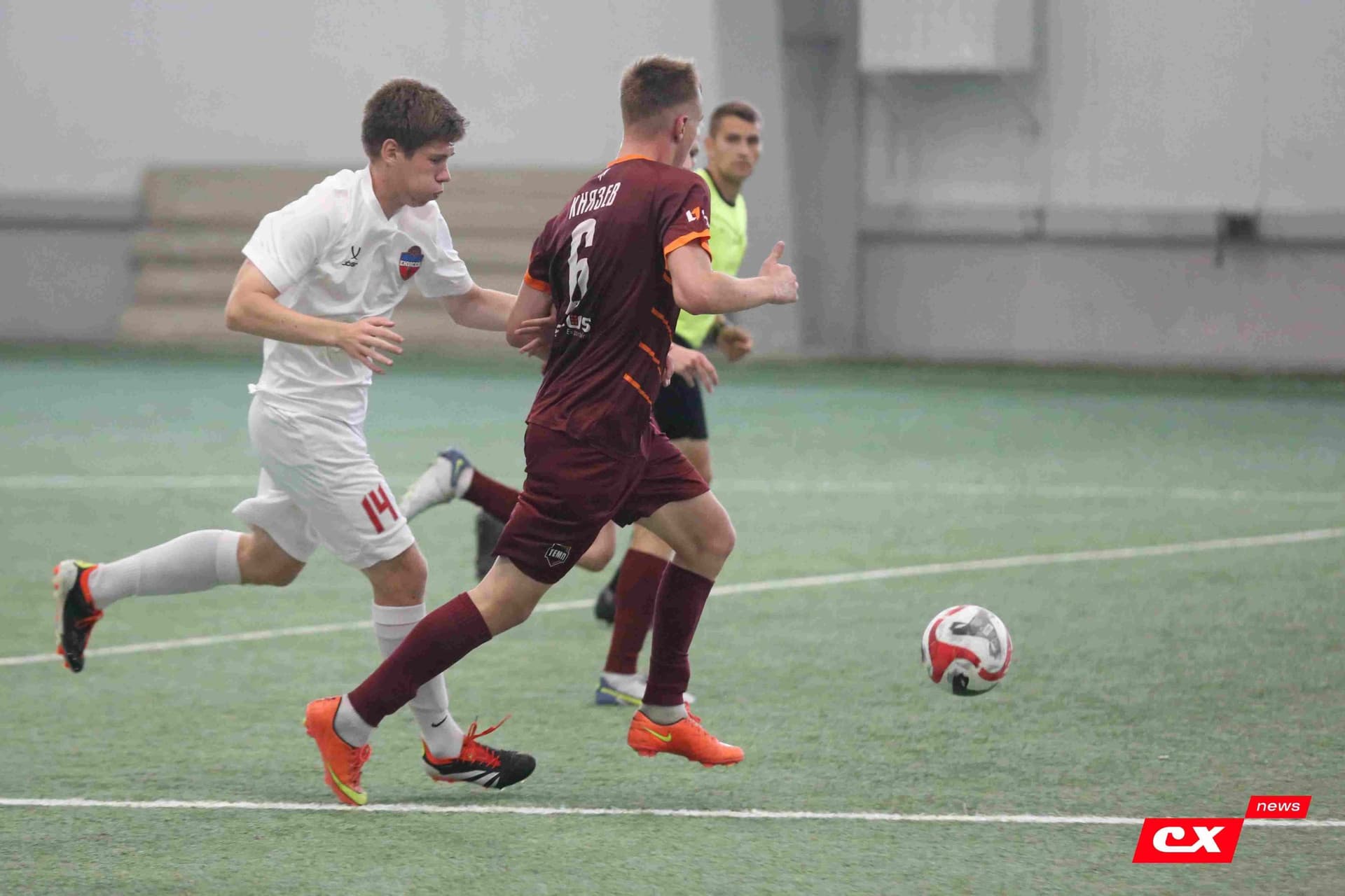 «Темп» 6:0 «Енисей-М». Третья лига. 15.08.2025. Владимир Мартынов («CX News») — кадр 184