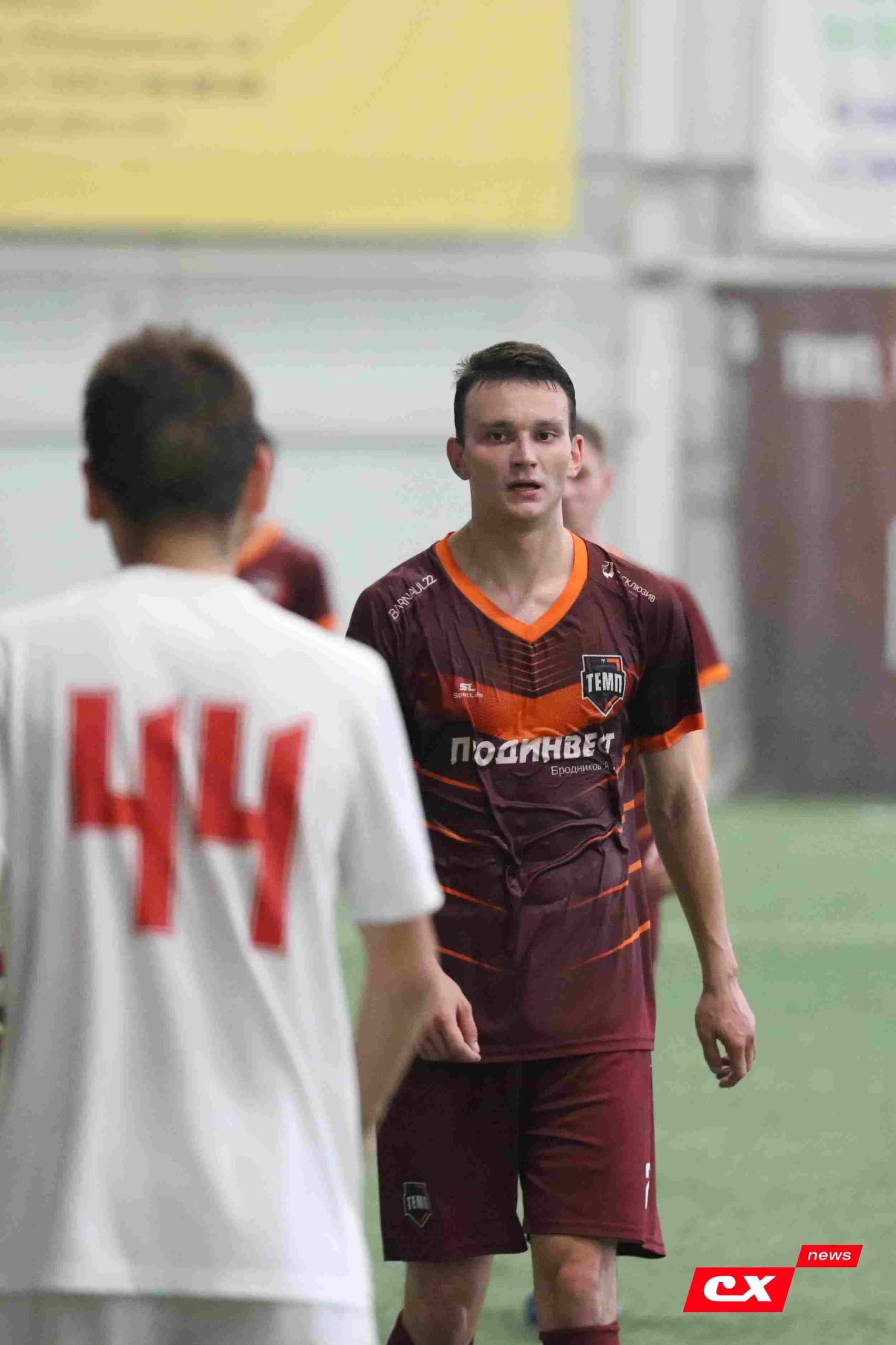 «Темп» 6:0 «Енисей-М». Третья лига. 15.08.2025. Владимир Мартынов («CX News») — кадр 198