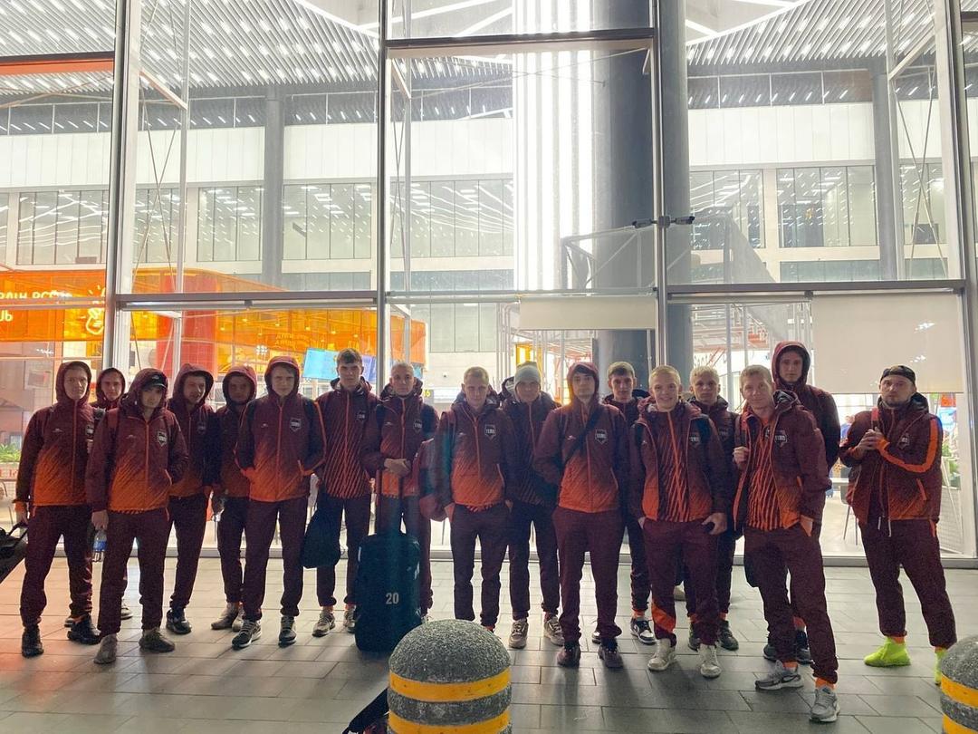 В Иркутск и Улан-Удэ отправились 17 футболистов!