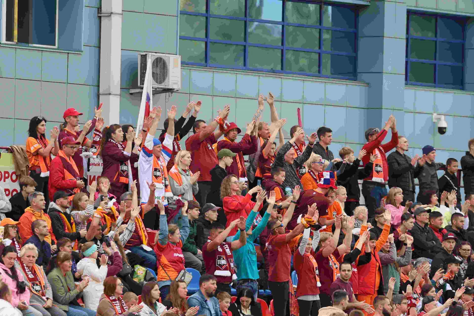 «Темп» 0:1 «Знамя Труда». FONBET Кубок России. 10.09.2025. СМИ: Владимир Мартынов («CX News»), Александр Чёрный («Алтайский спорт»), Виталий Барабаш (Сетевое издание "Толк"), Андрей Каспришин («Алтайская правда») — кадр 450