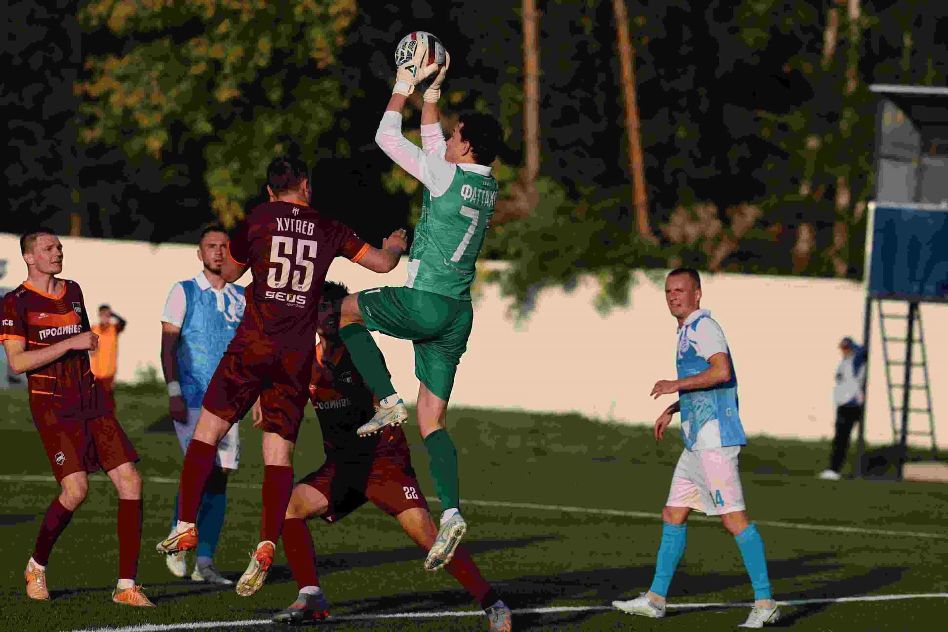 «Темп» 0:1 «Знамя Труда». FONBET Кубок России. 10.09.2025. СМИ: Владимир Мартынов («CX News»), Александр Чёрный («Алтайский спорт»), Виталий Барабаш (Сетевое издание "Толк"), Андрей Каспришин («Алтайская правда») — кадр 468