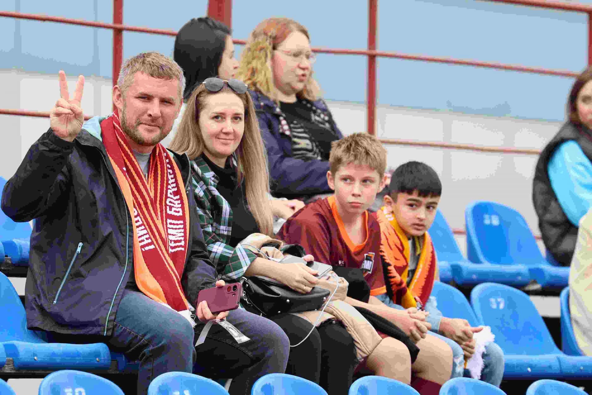 «Темп» 0:1 «Знамя Труда». FONBET Кубок России. 10.09.2025. СМИ: Владимир Мартынов («CX News»), Александр Чёрный («Алтайский спорт»), Виталий Барабаш (Сетевое издание "Толк"), Андрей Каспришин («Алтайская правда») — кадр 379