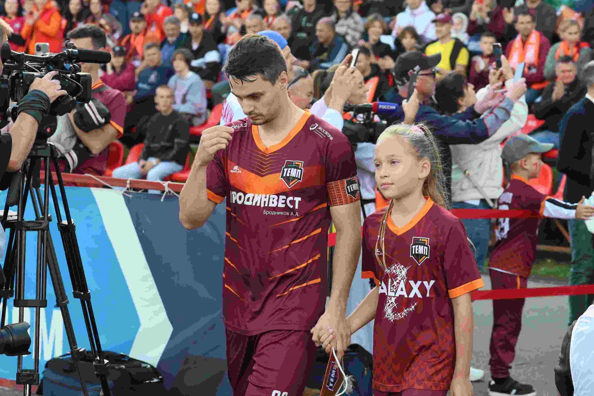 «Темп» 0:1 «Знамя Труда». FONBET Кубок России. 10.09.2025. СМИ: Владимир Мартынов («CX News»), Александр Чёрный («Алтайский спорт»), Виталий Барабаш (Сетевое издание "Толк"), Андрей Каспришин («Алтайская правда») — кадр 419