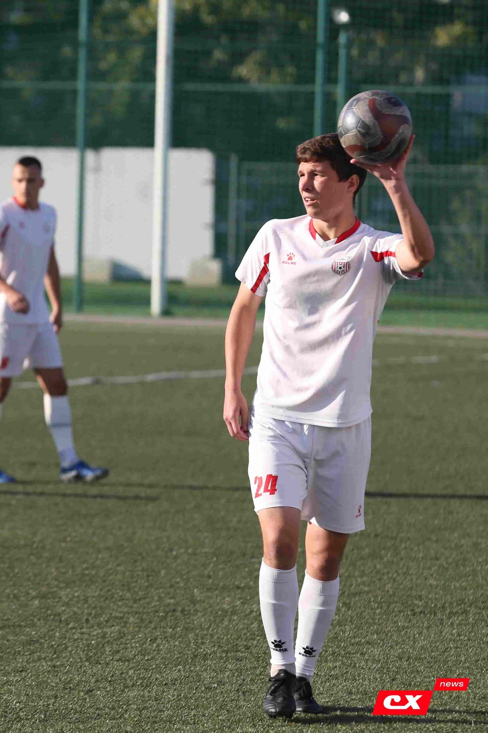 «Полимер» 2:2 «Темп». Третья лига. 05.09.2025. Владимир Мартынов («CX News») и Александр Чёрный («Алтайский спорт») — кадр 101