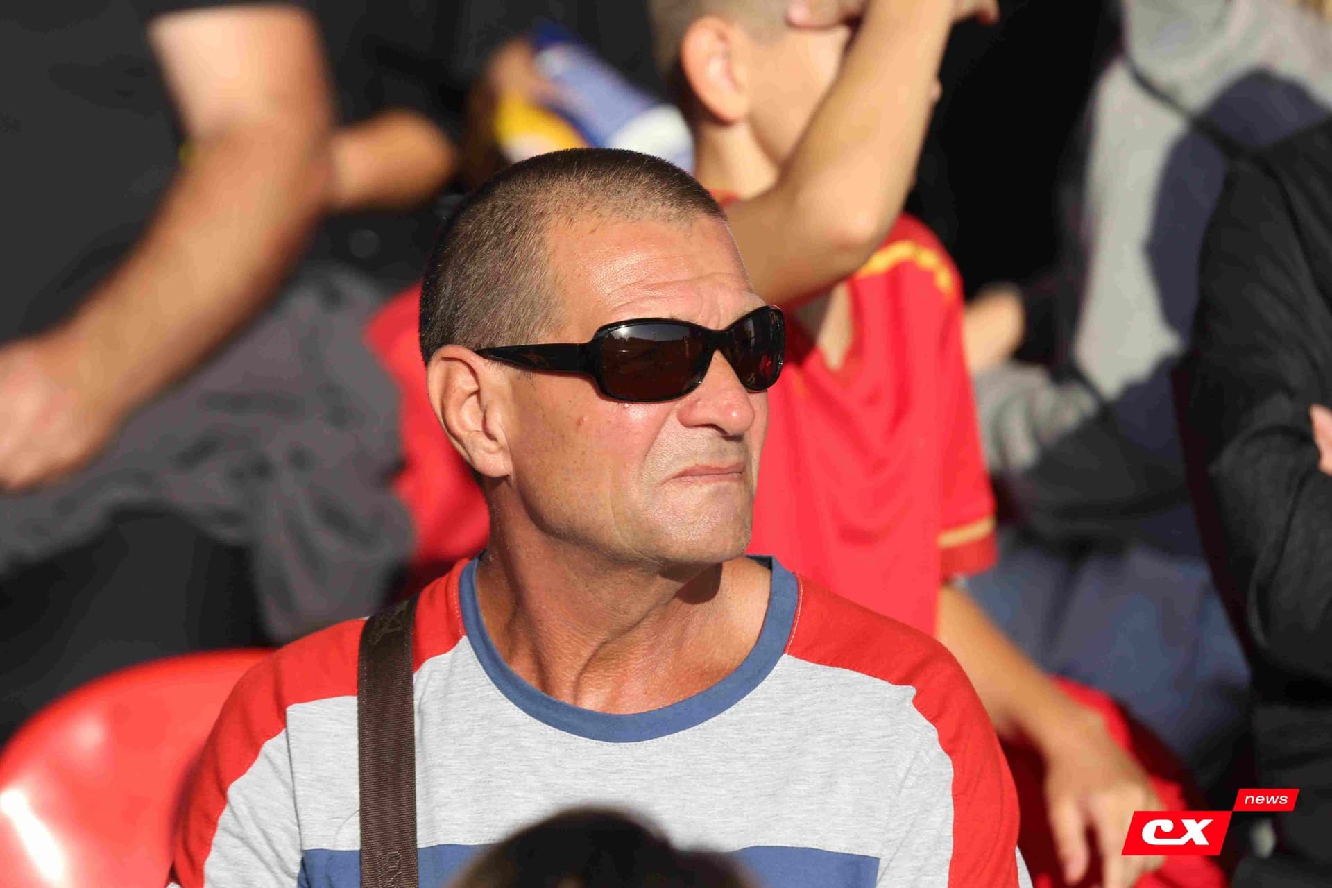 «Полимер» 2:2 «Темп». Третья лига. 05.09.2025. Владимир Мартынов («CX News») и Александр Чёрный («Алтайский спорт») — кадр 114